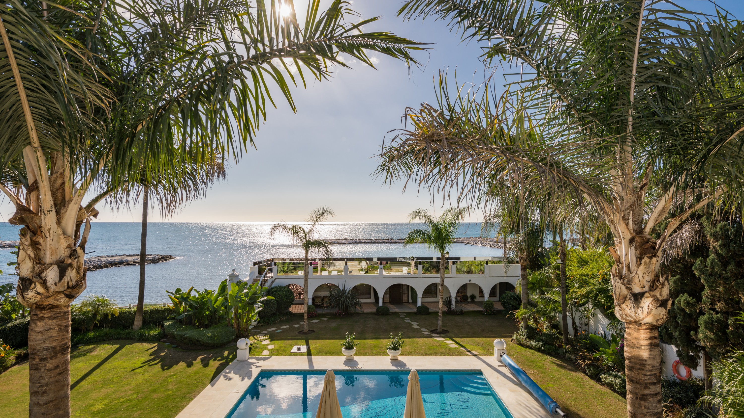 10 Bedroom Villa in Marbella - Photo 2