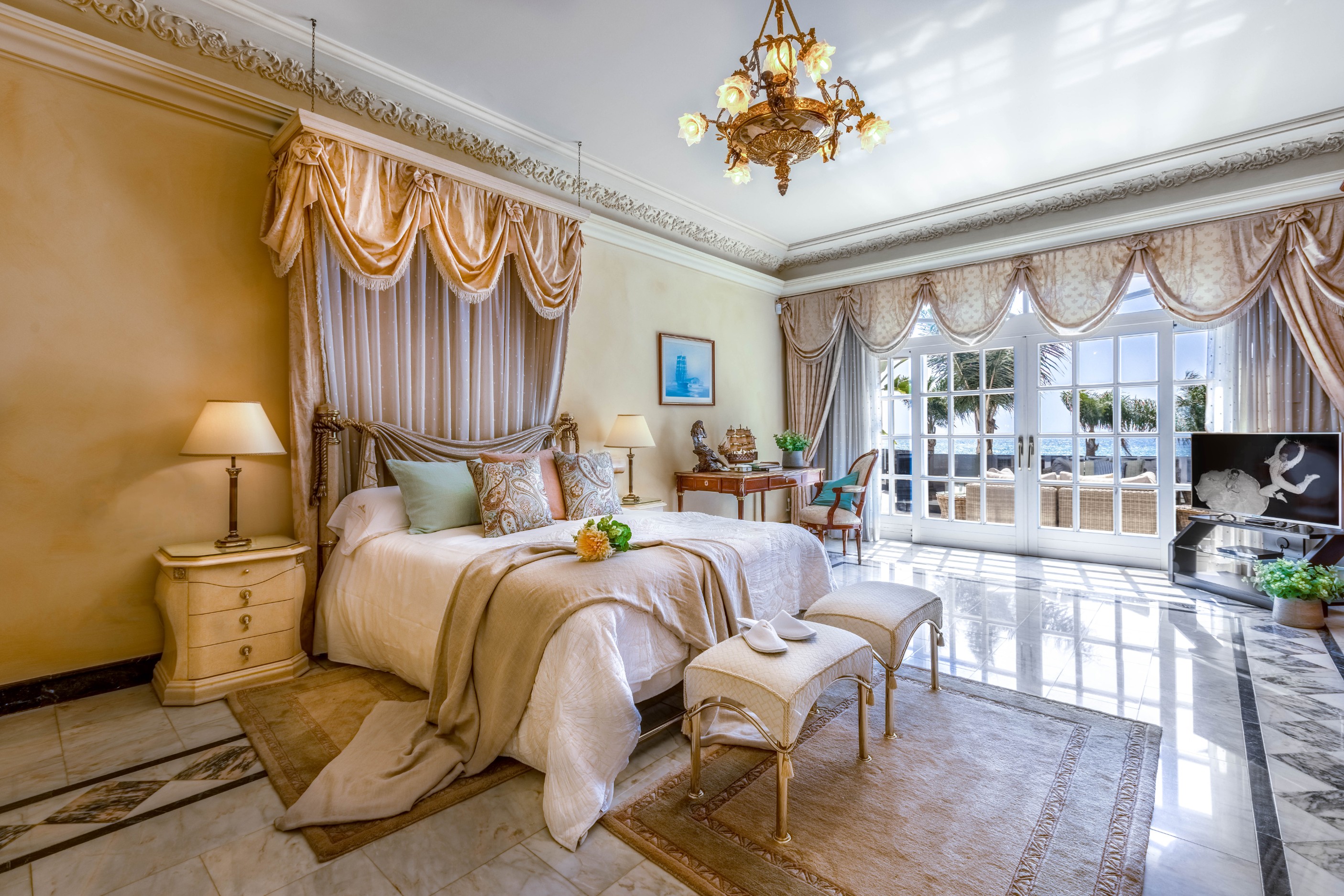 10 Bedroom Villa in Marbella - Photo 24