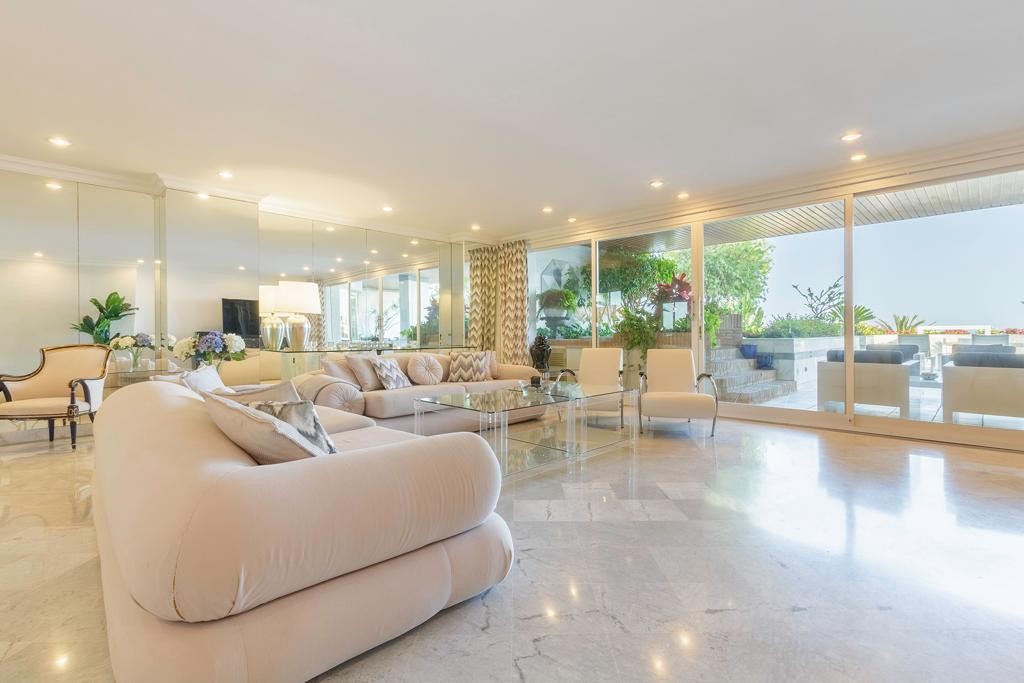 3 Bedroom Apartment in Marbella - Photo 8