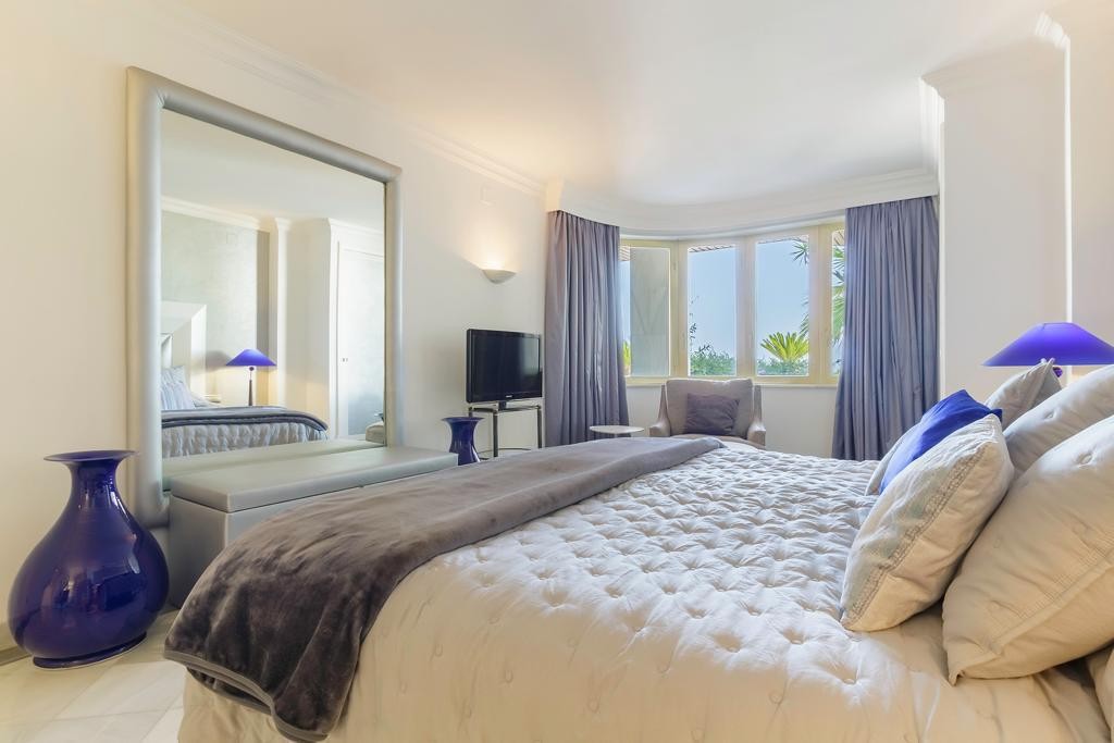 3 Bedroom Apartment in Marbella - Photo 12