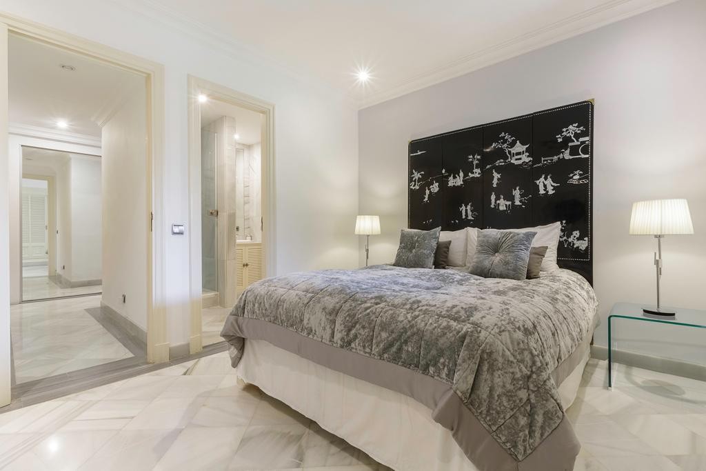 3 Bedroom Apartment in Marbella - Photo 15