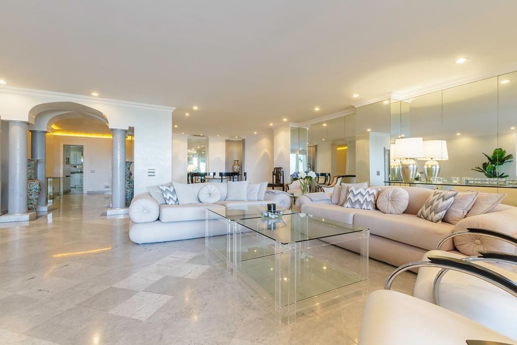 3 Bedroom Apartment in Marbella - Photo 6