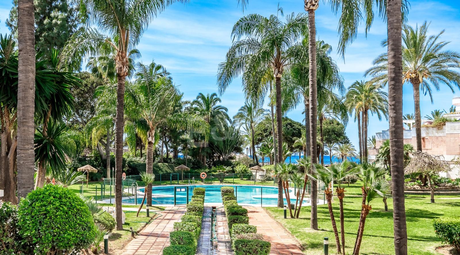 3 Bedroom Apartment in Marbella - Photo 3
