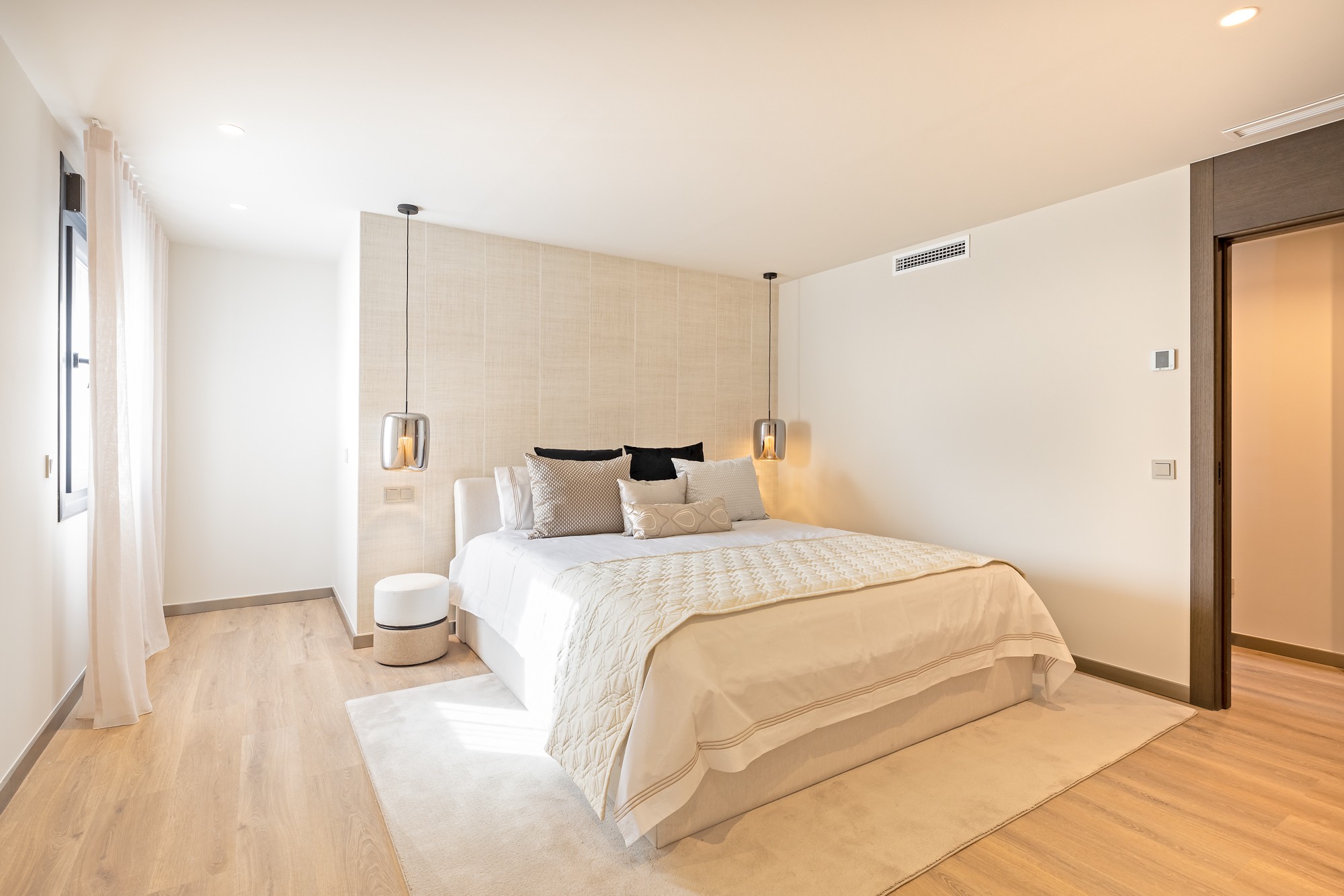 5 Bedroom Apartment in Marbella - Photo 12
