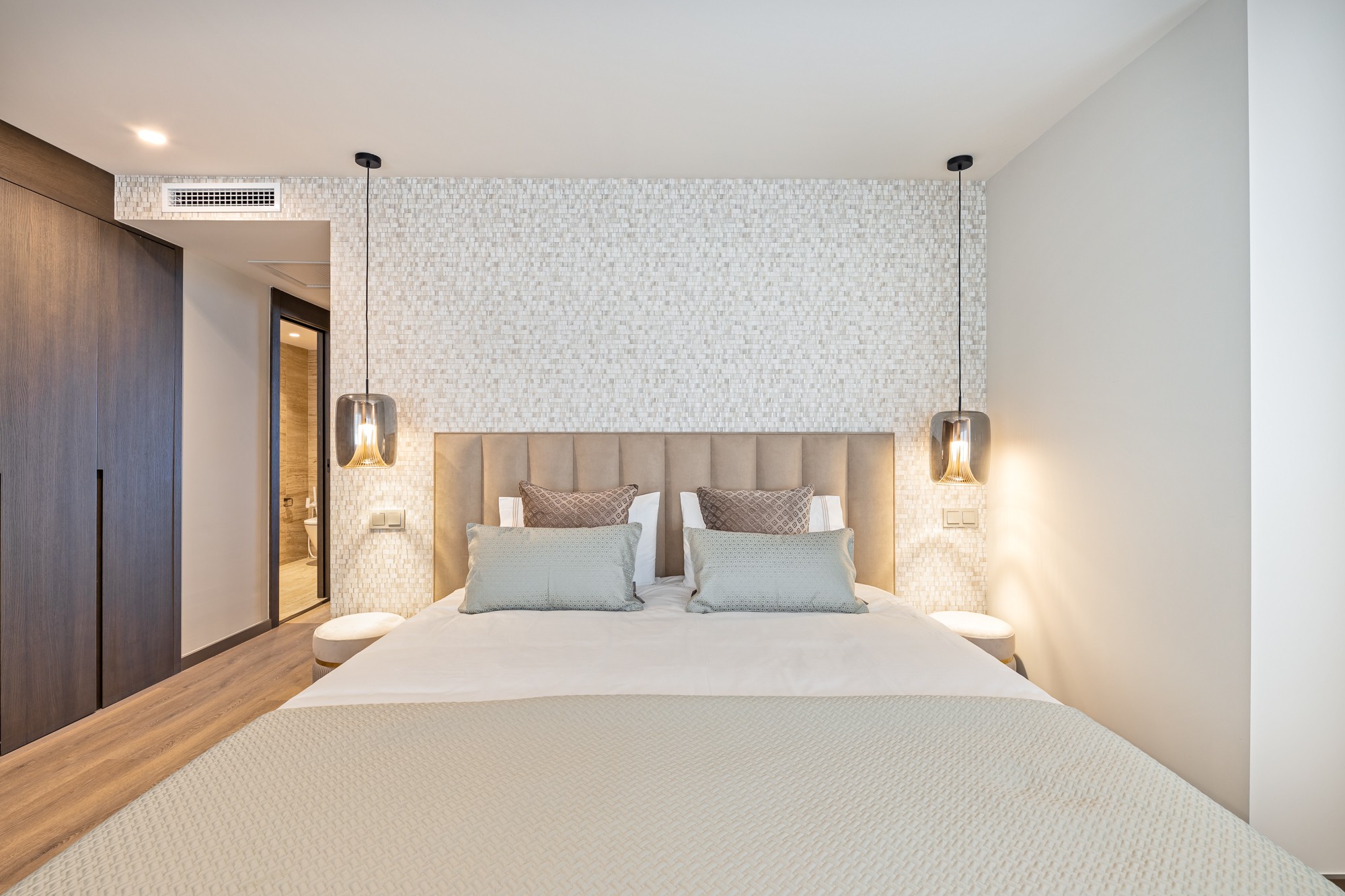 5 Bedroom Apartment in Marbella - Photo 16