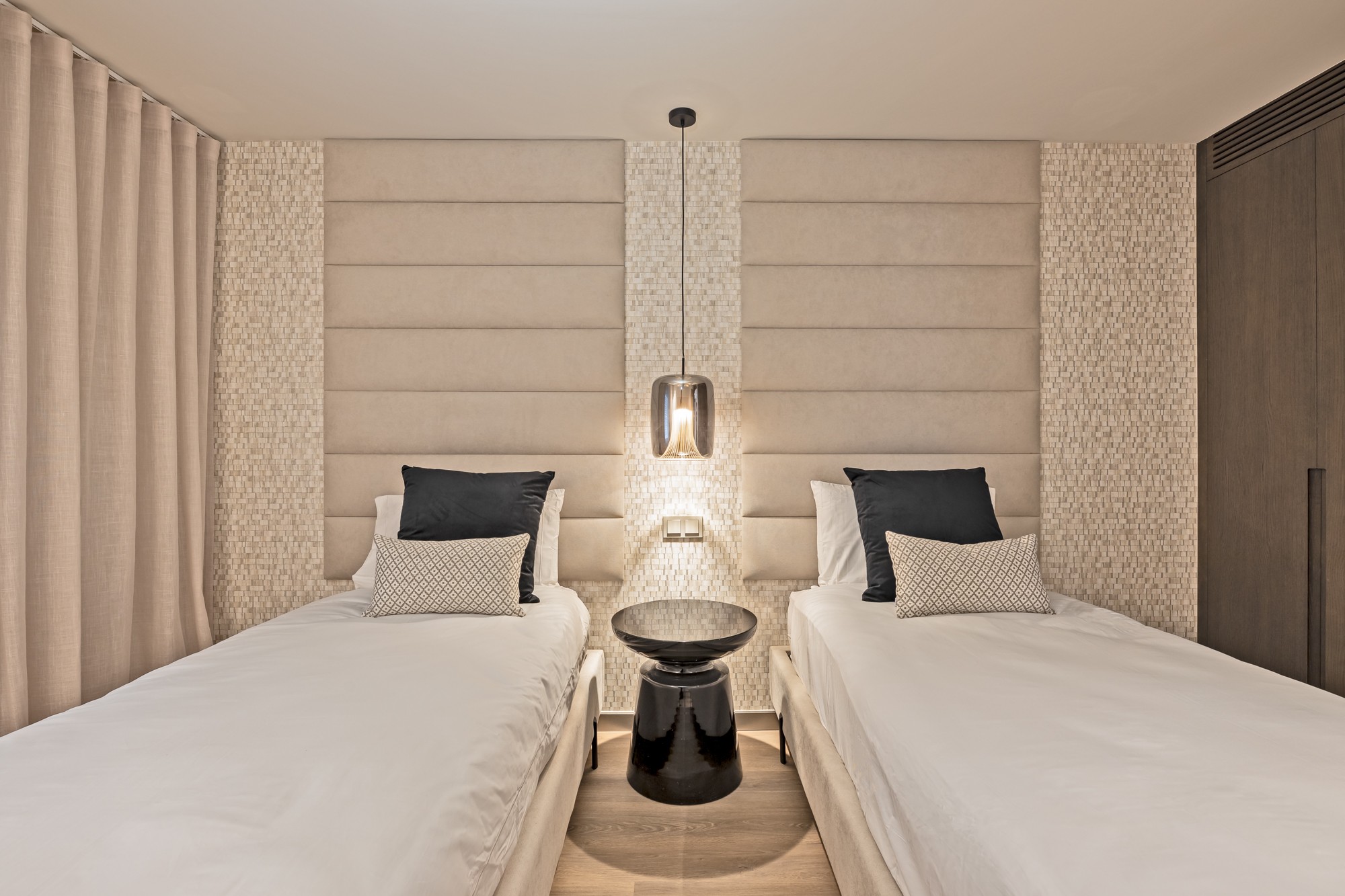 5 Bedroom Apartment in Marbella - Photo 18