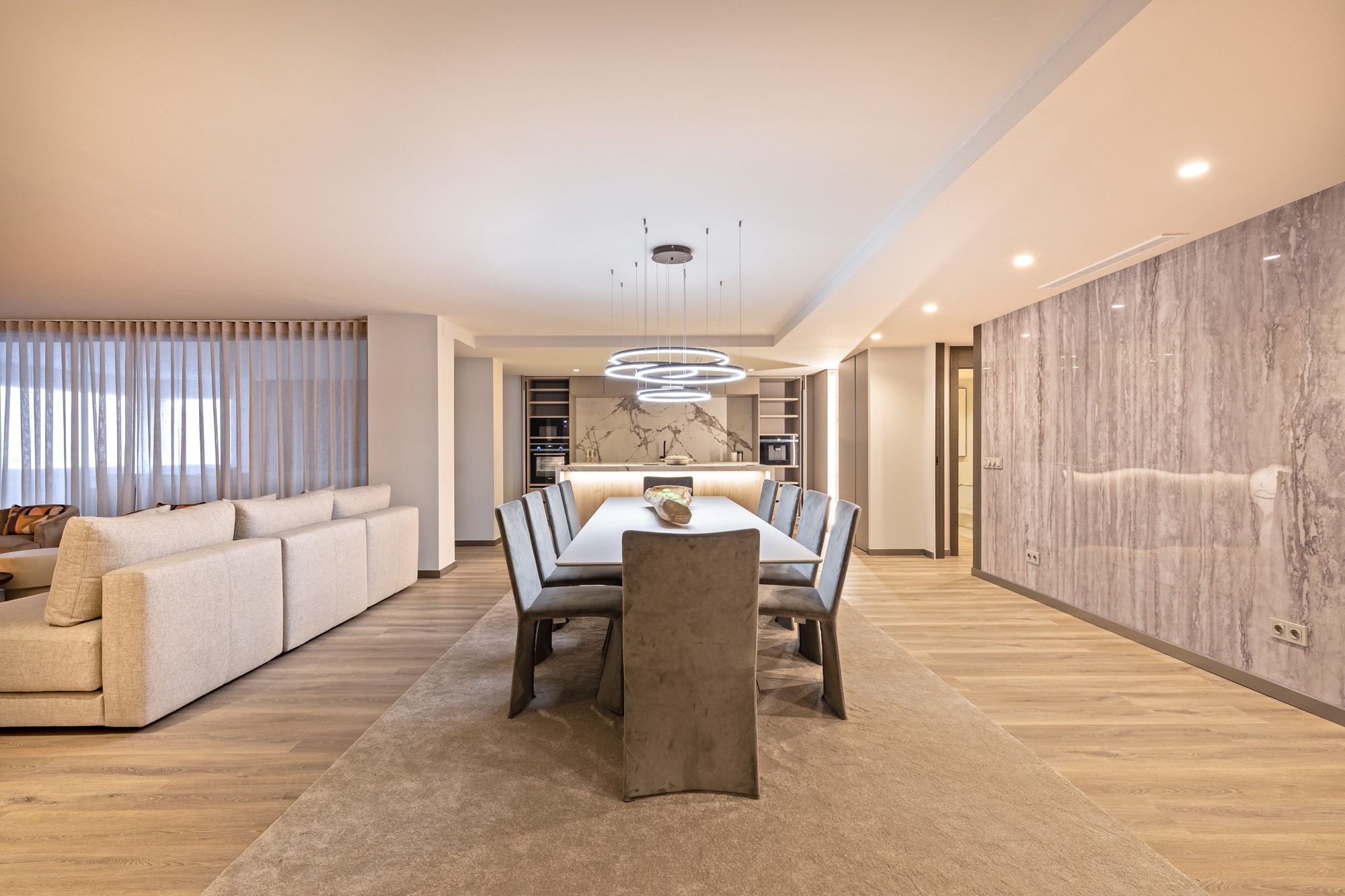 5 Bedroom Apartment in Marbella - Photo 8