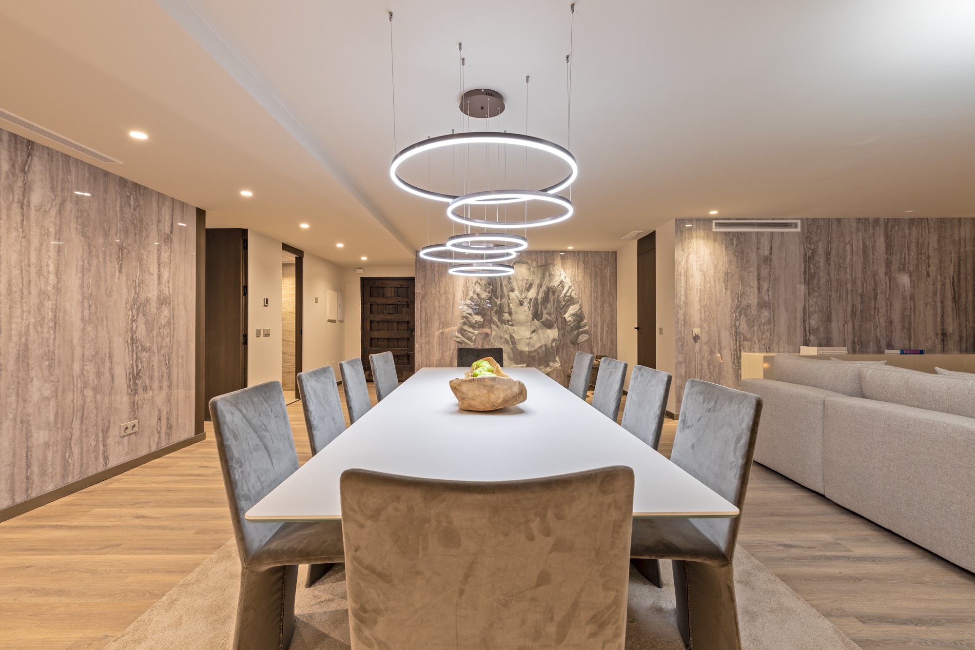 5 Bedroom Apartment in Marbella - Photo 9