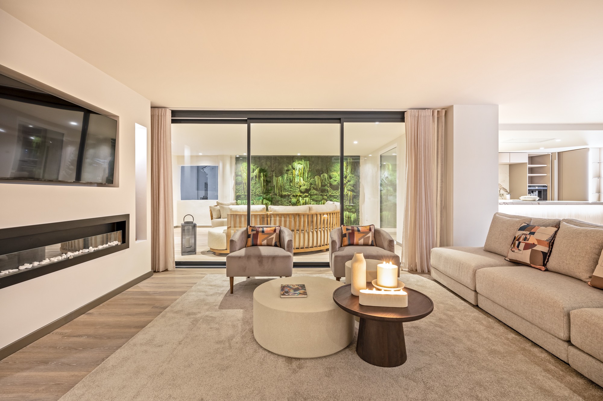 5 Bedroom Apartment in Marbella - Photo 4