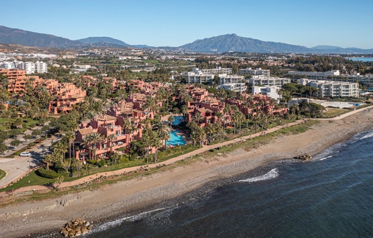 3 Bedroom Apartment in Estepona - Photo 9