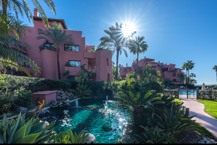 3 Bedroom Apartment in Estepona - Photo 12