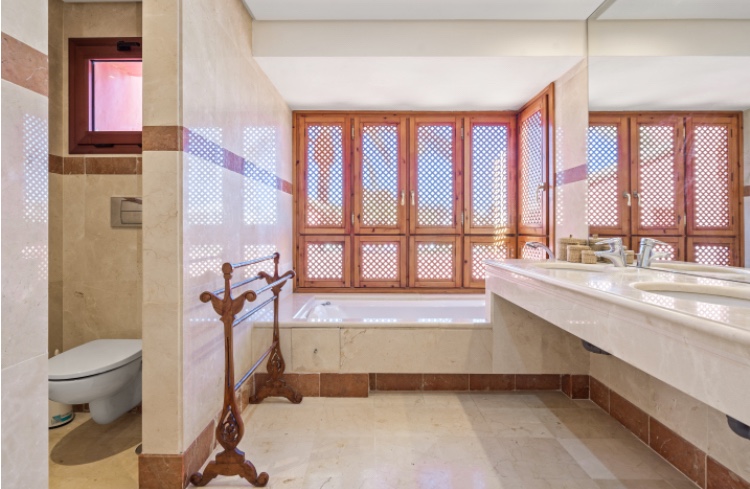 3 Bedroom Apartment in Estepona - Photo 14