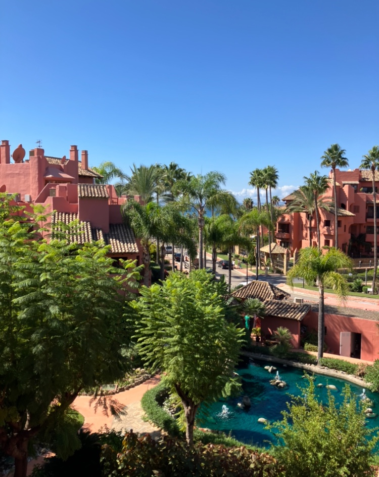 3 Bedroom Apartment in Estepona - Photo 7