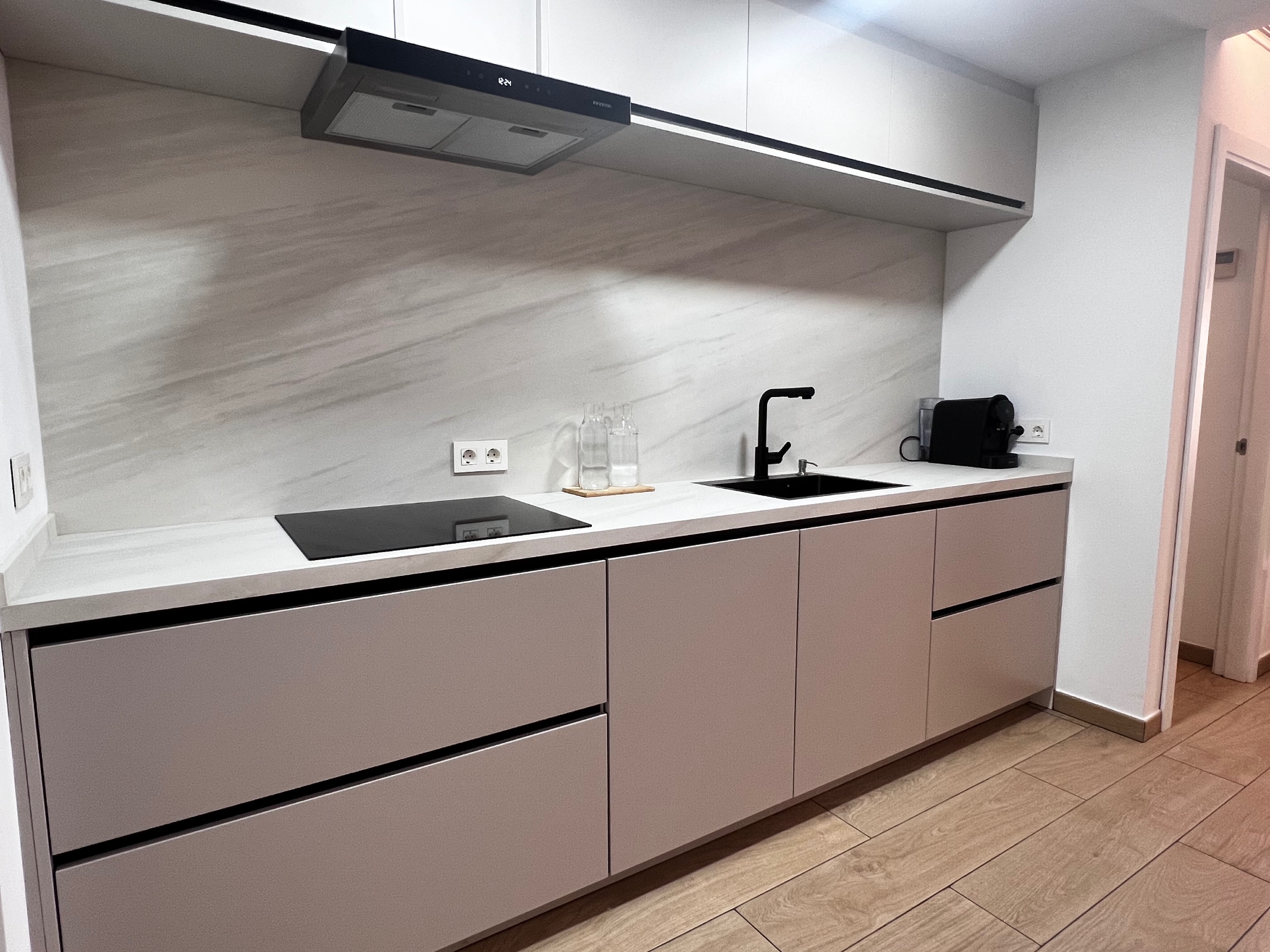 4 Bedroom Apartment in Estepona - Photo 10