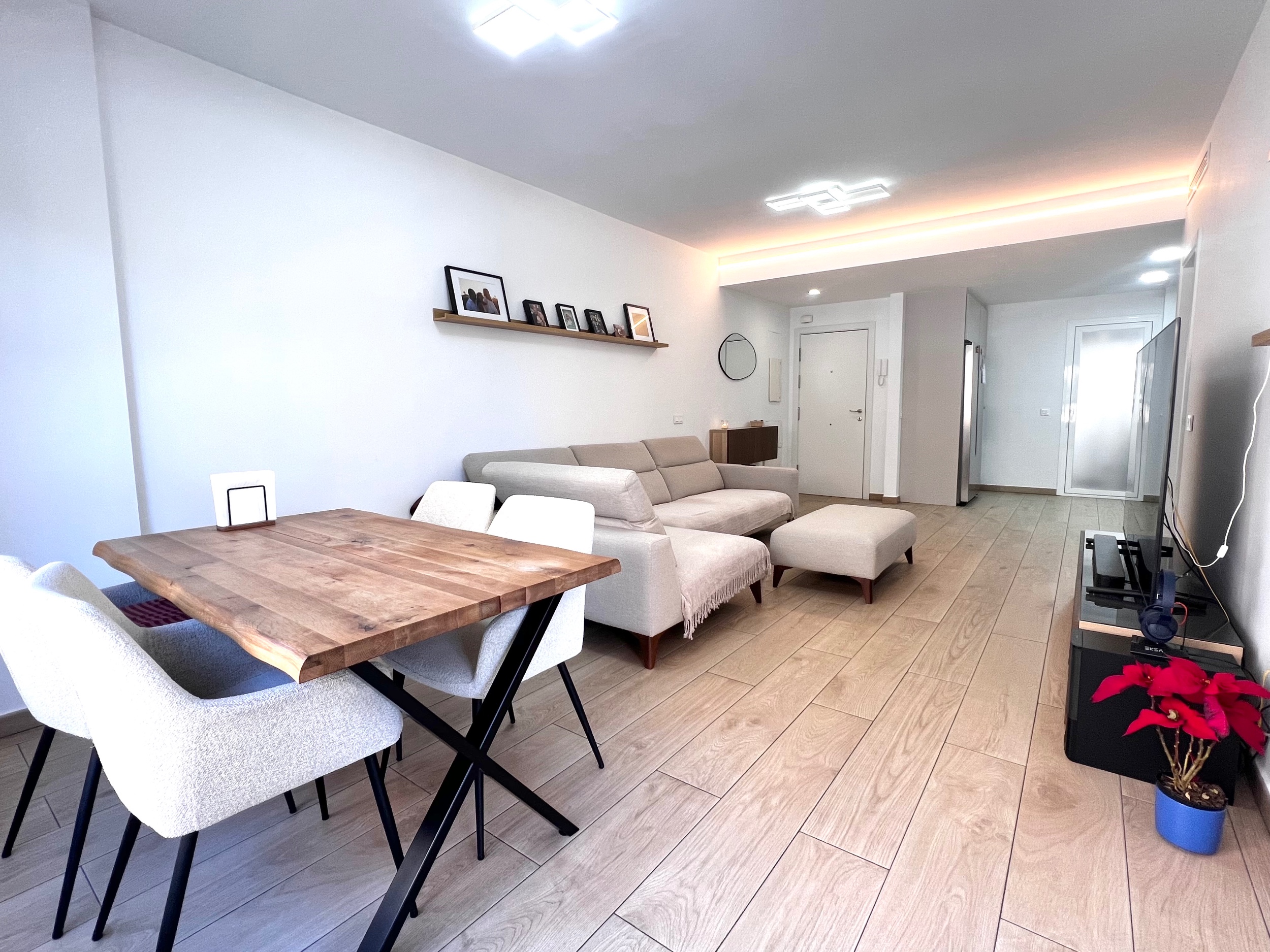 4 Bedroom Apartment in Estepona - Photo 3