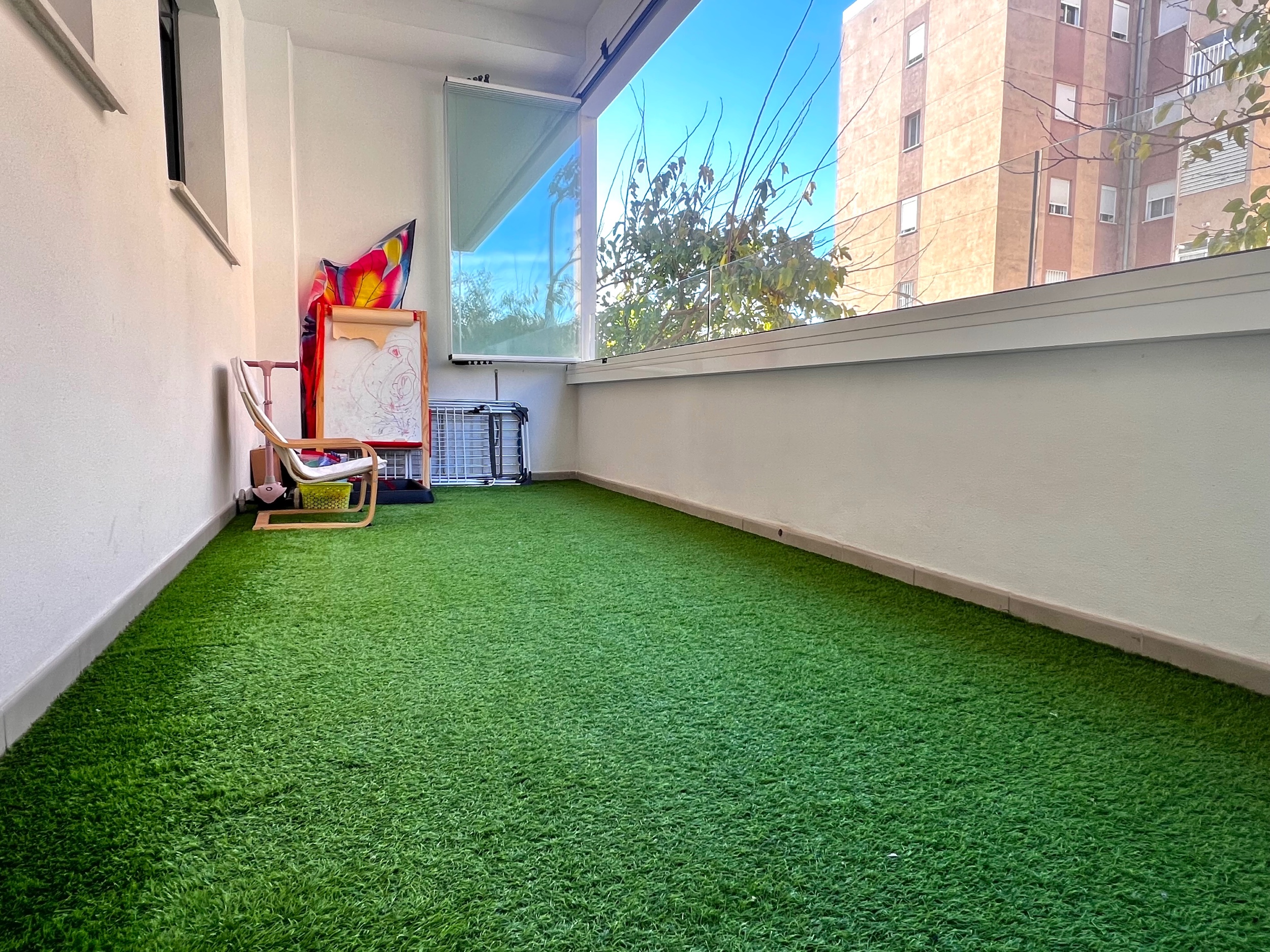 4 Bedroom Apartment in Estepona - Photo 8