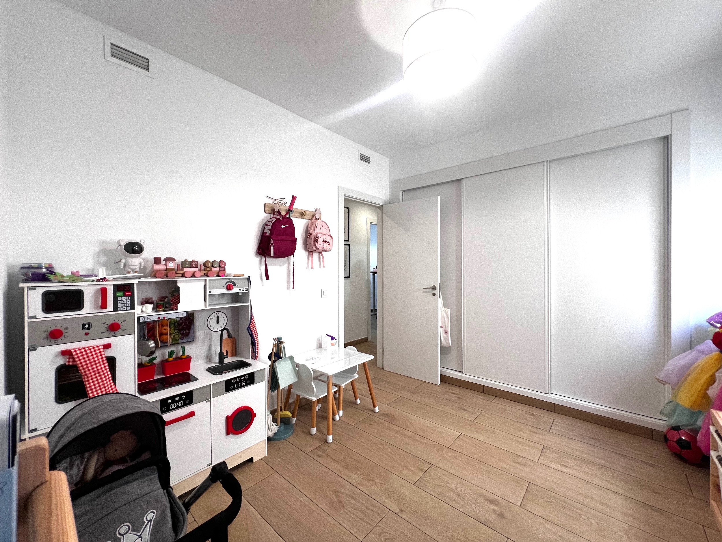 4 Bedroom Apartment in Estepona - Photo 16