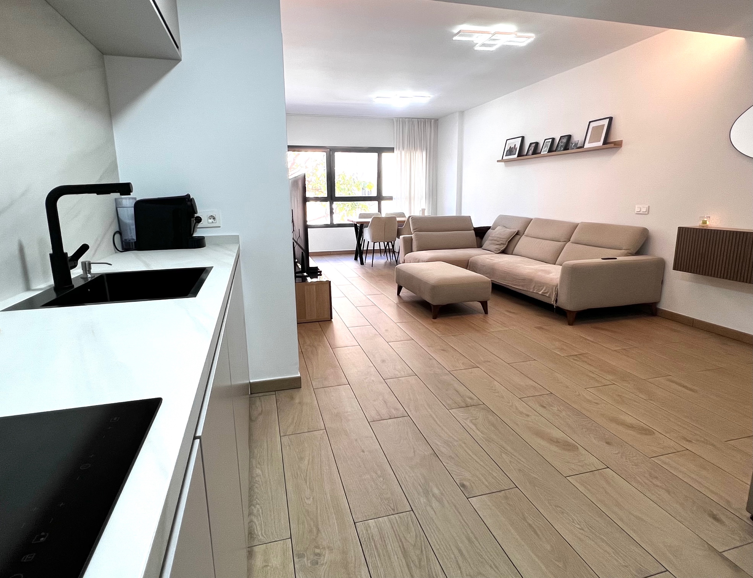 4 Bedroom Apartment in Estepona - Photo 9