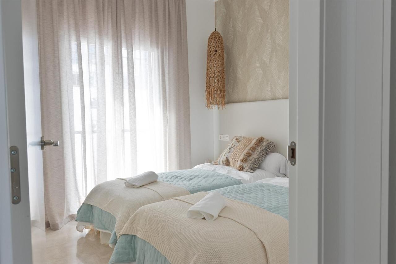 2 Bedroom Apartment in Estepona - Photo 10