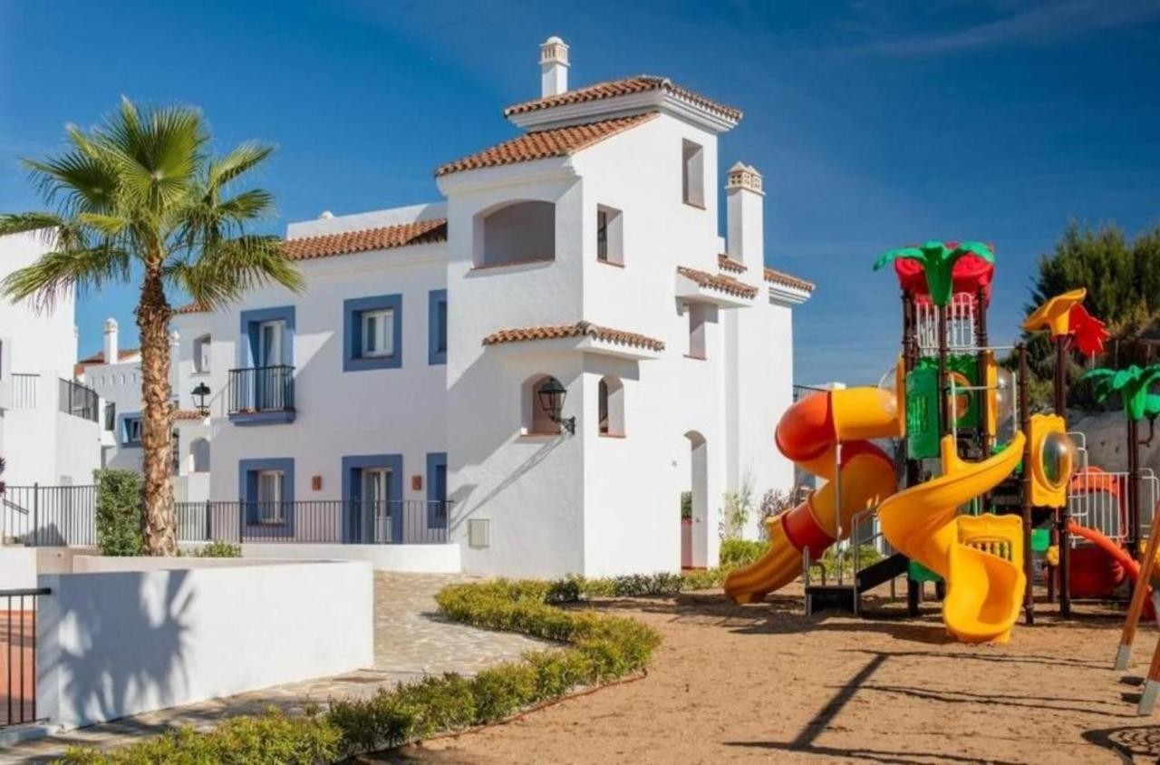 2 Bedroom Apartment in Estepona - Photo 20