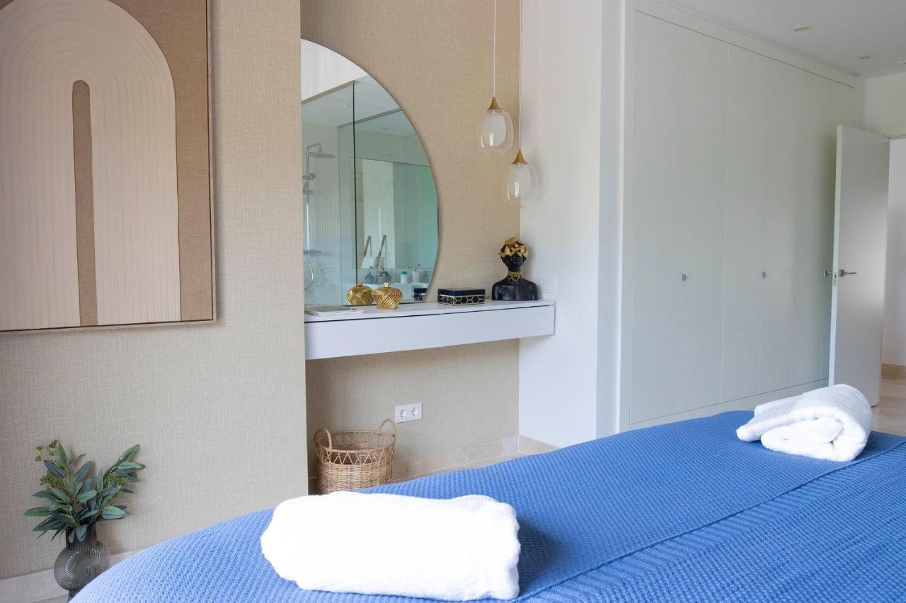 2 Bedroom Apartment in Estepona - Photo 4
