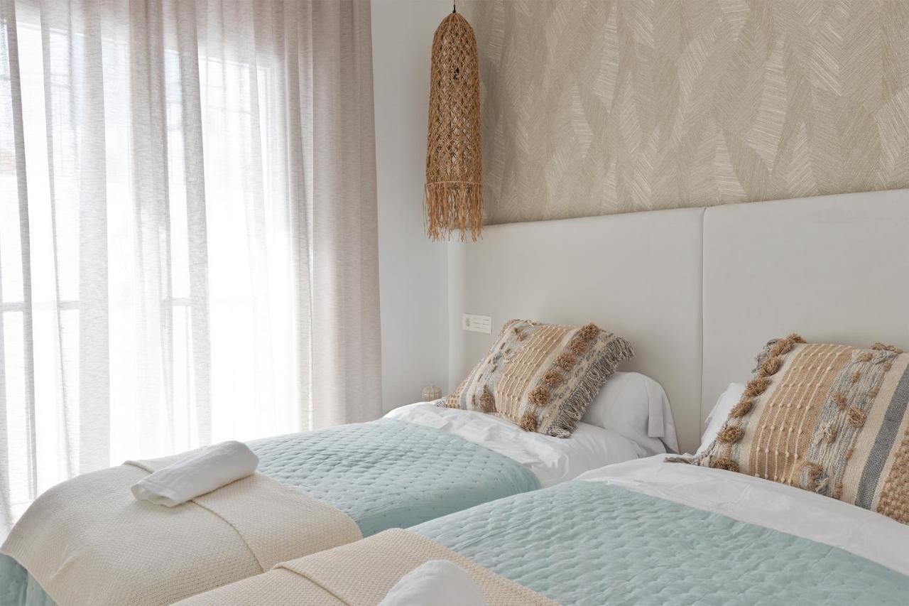 2 Bedroom Apartment in Estepona - Photo 12