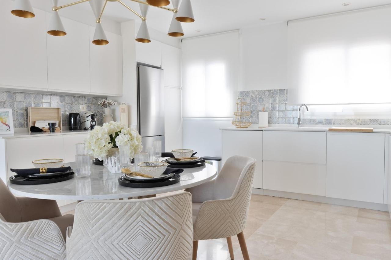 2 Bedroom Apartment in Estepona - Photo 9