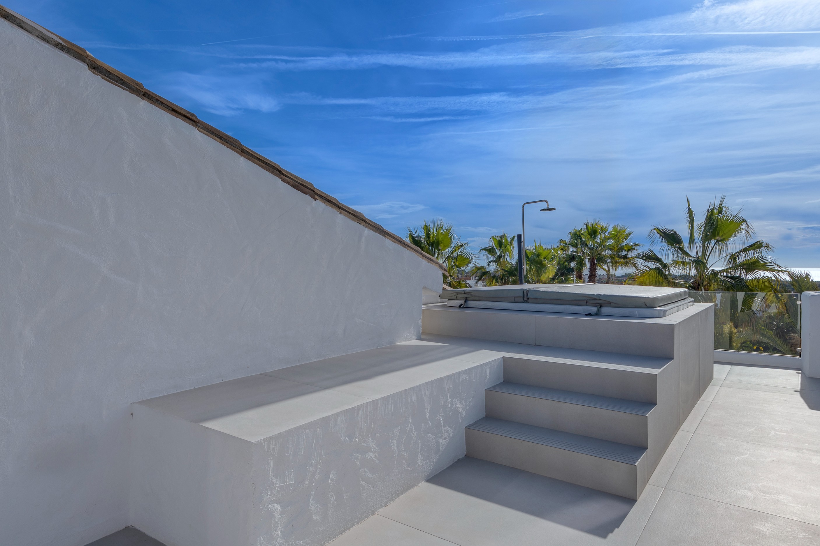 3 Bedroom Penthouse in Estepona - Photo 21