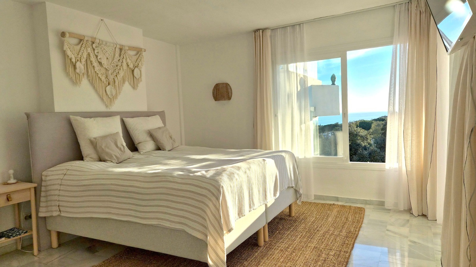 2 Bedroom Apartment in Marbella - Photo 8