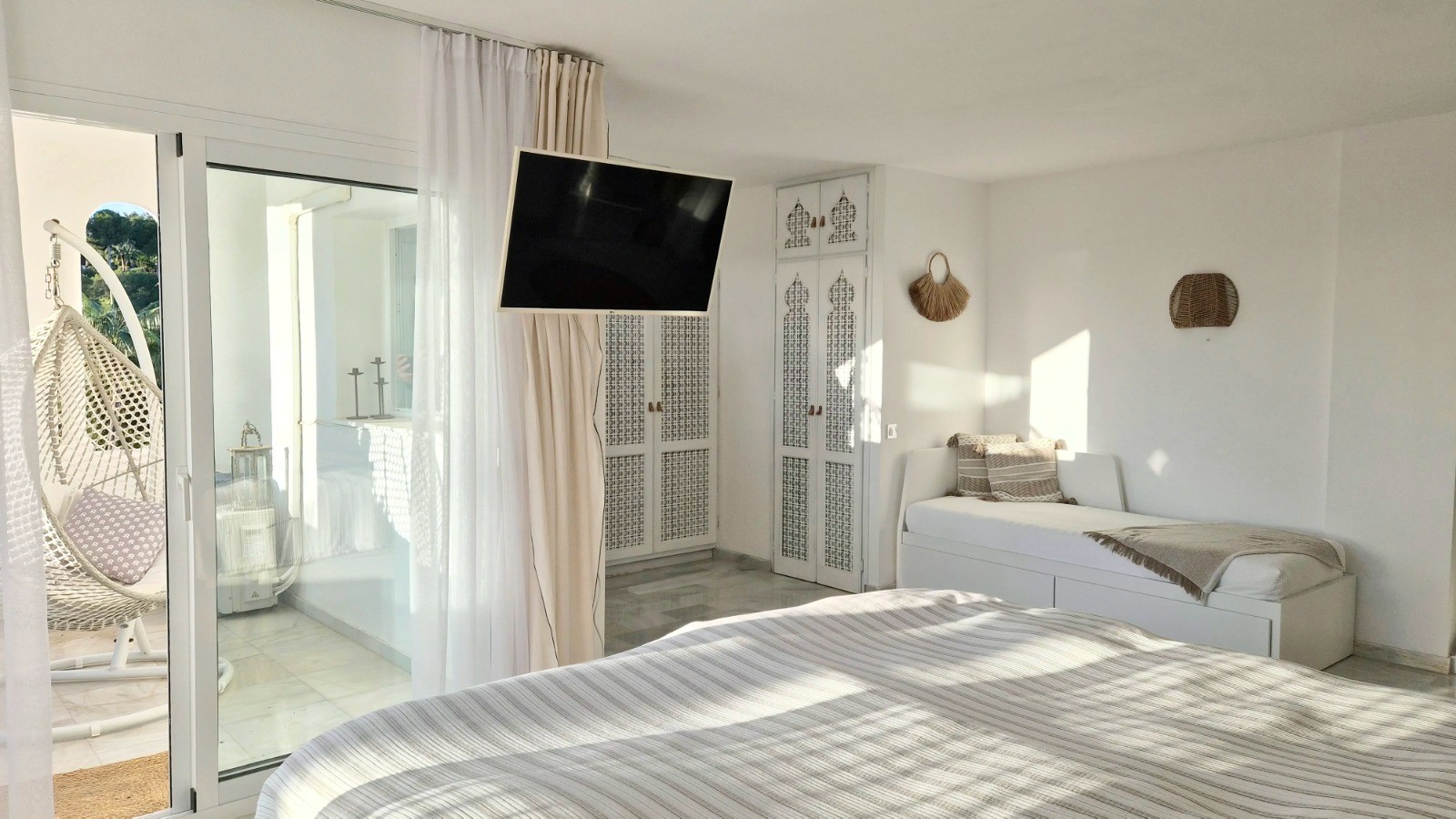 2 Bedroom Apartment in Marbella - Photo 7