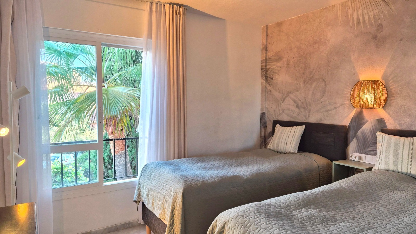 2 Bedroom Apartment in Marbella - Photo 11