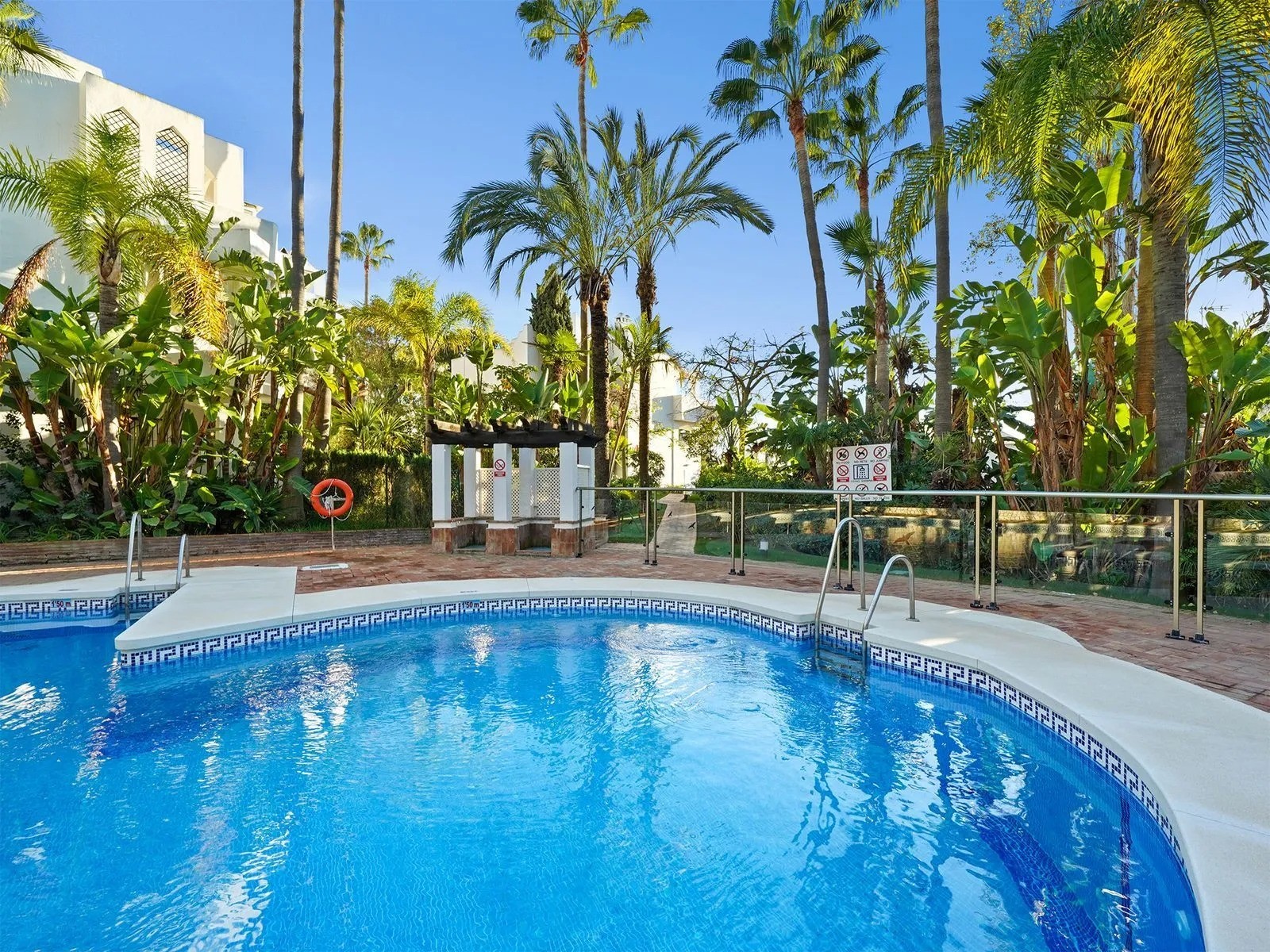 2 Bedroom Apartment in Marbella - Photo 13