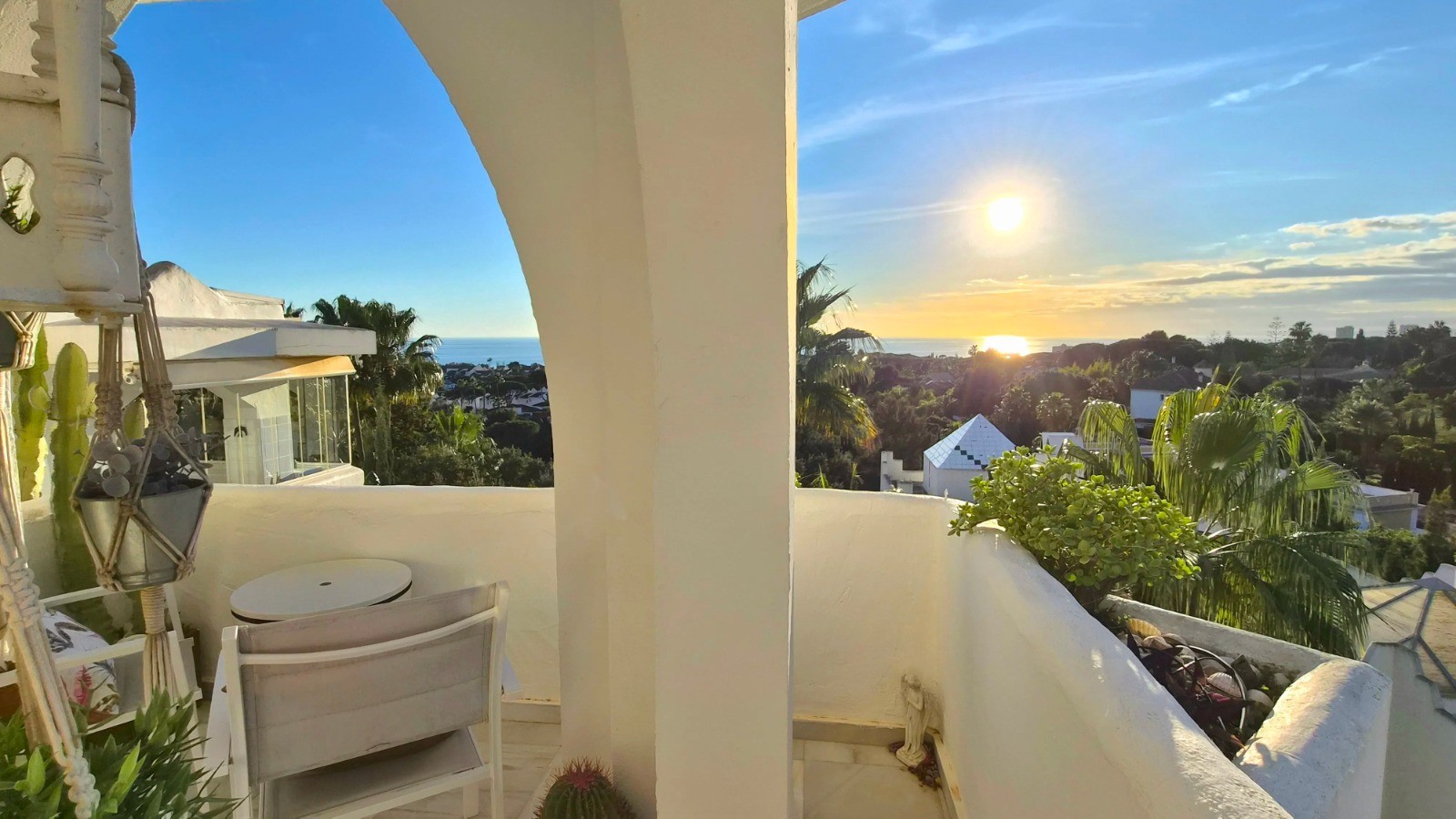 2 Bedroom Apartment in Marbella - Photo 5