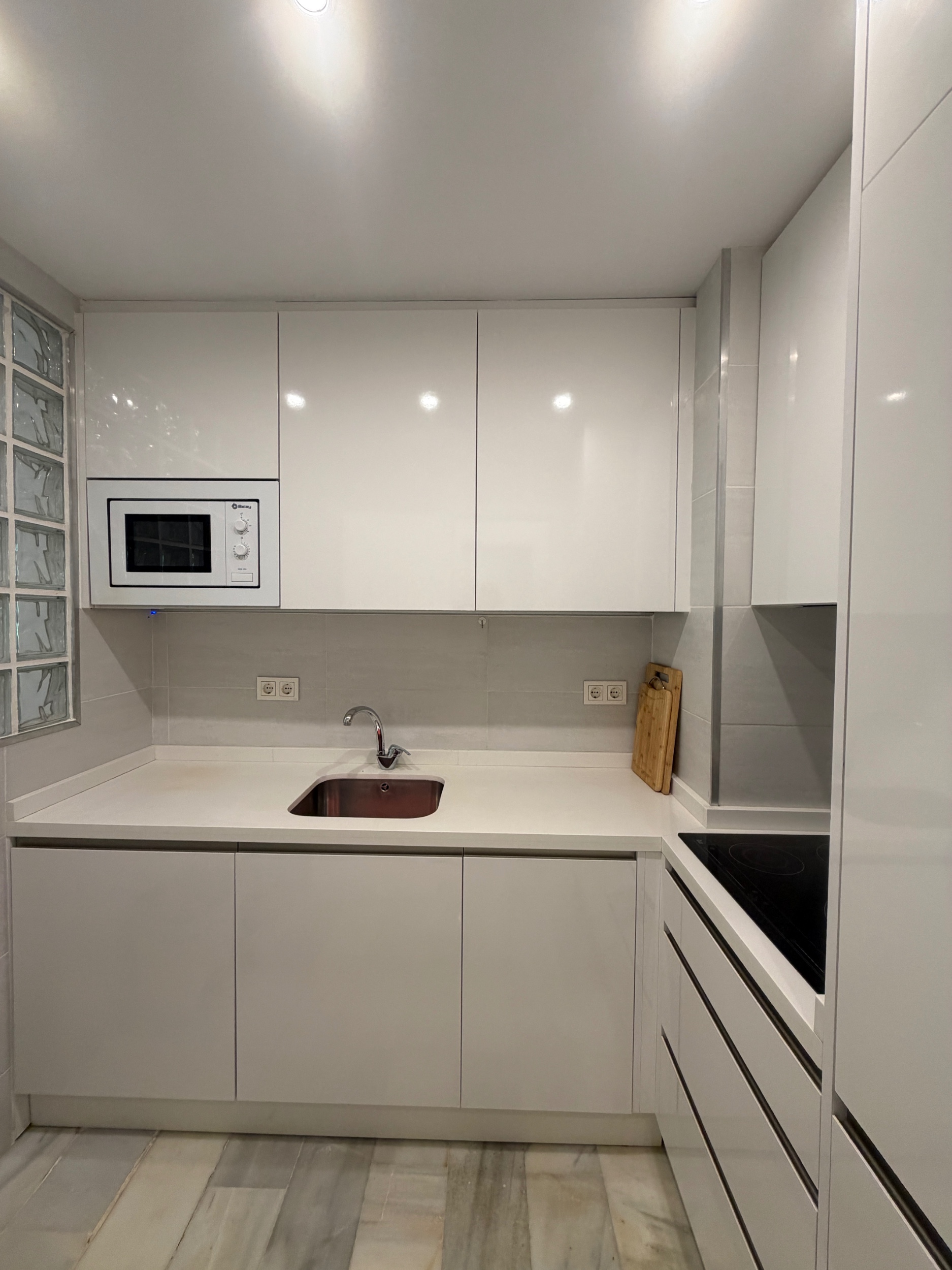 2 Bedroom Apartment in Marbella - Photo 7