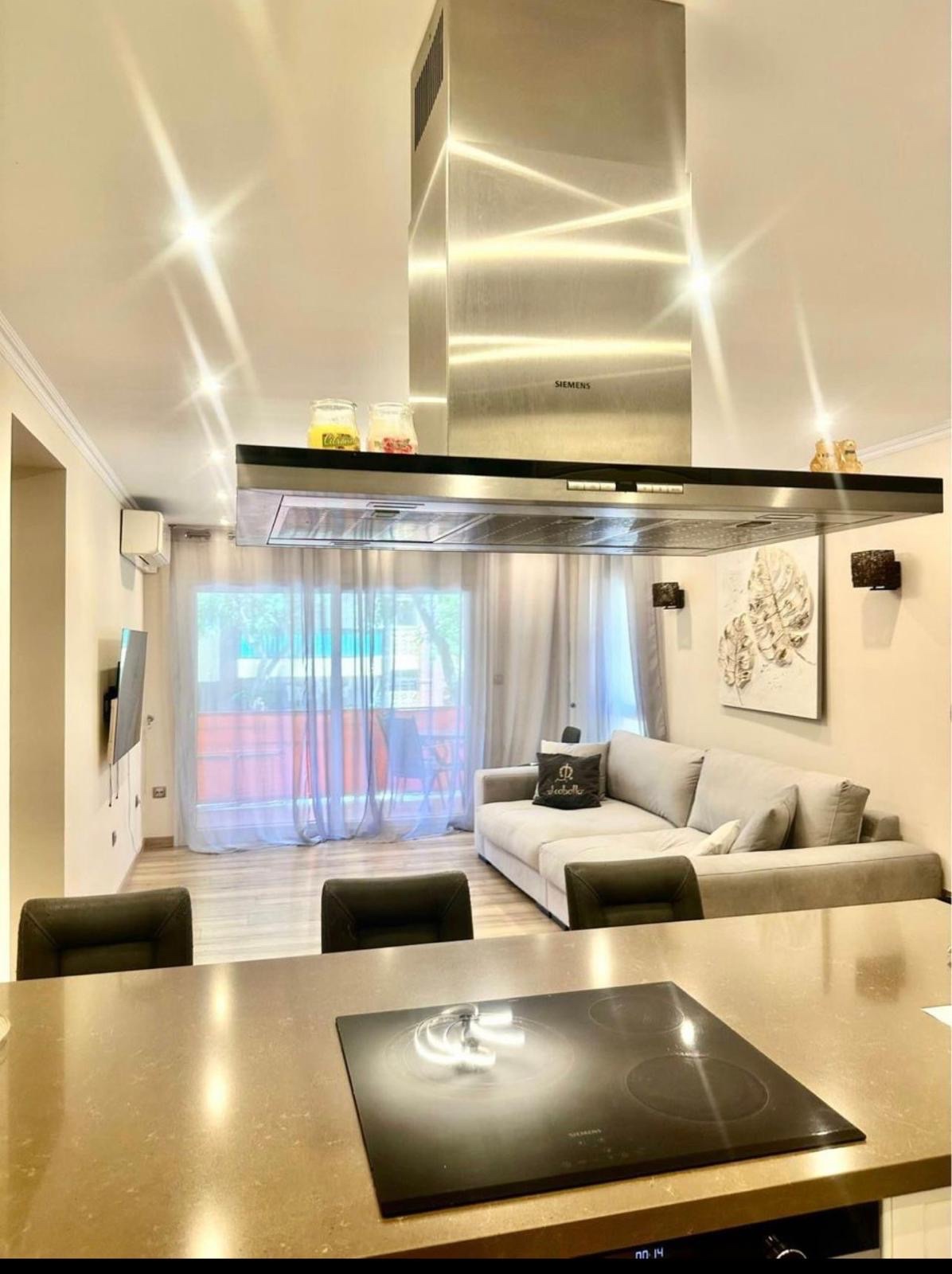 2 Bedroom Apartment in Marbella - Photo 3