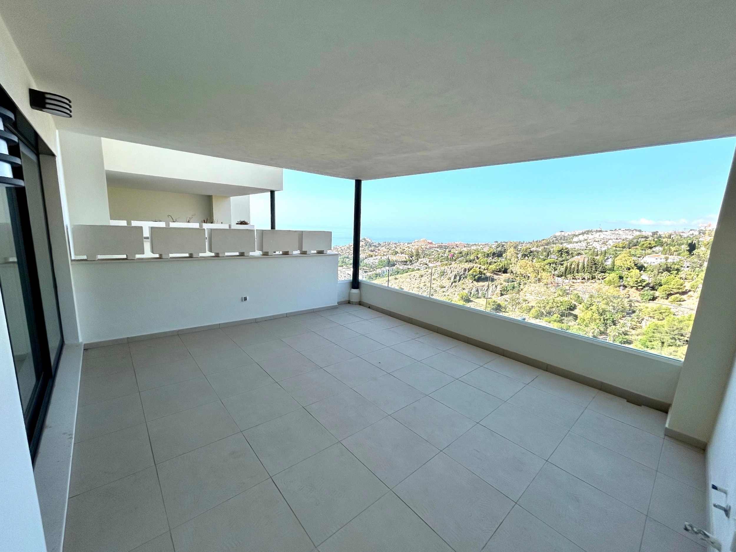 3 Bedroom Apartment in Benalmádena - Photo 9