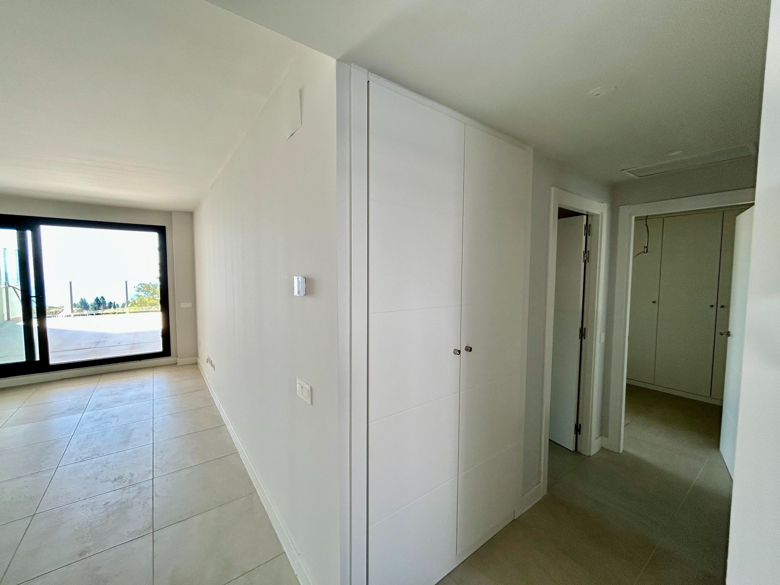 2 Bedroom Apartment in Benalmádena - Photo 11