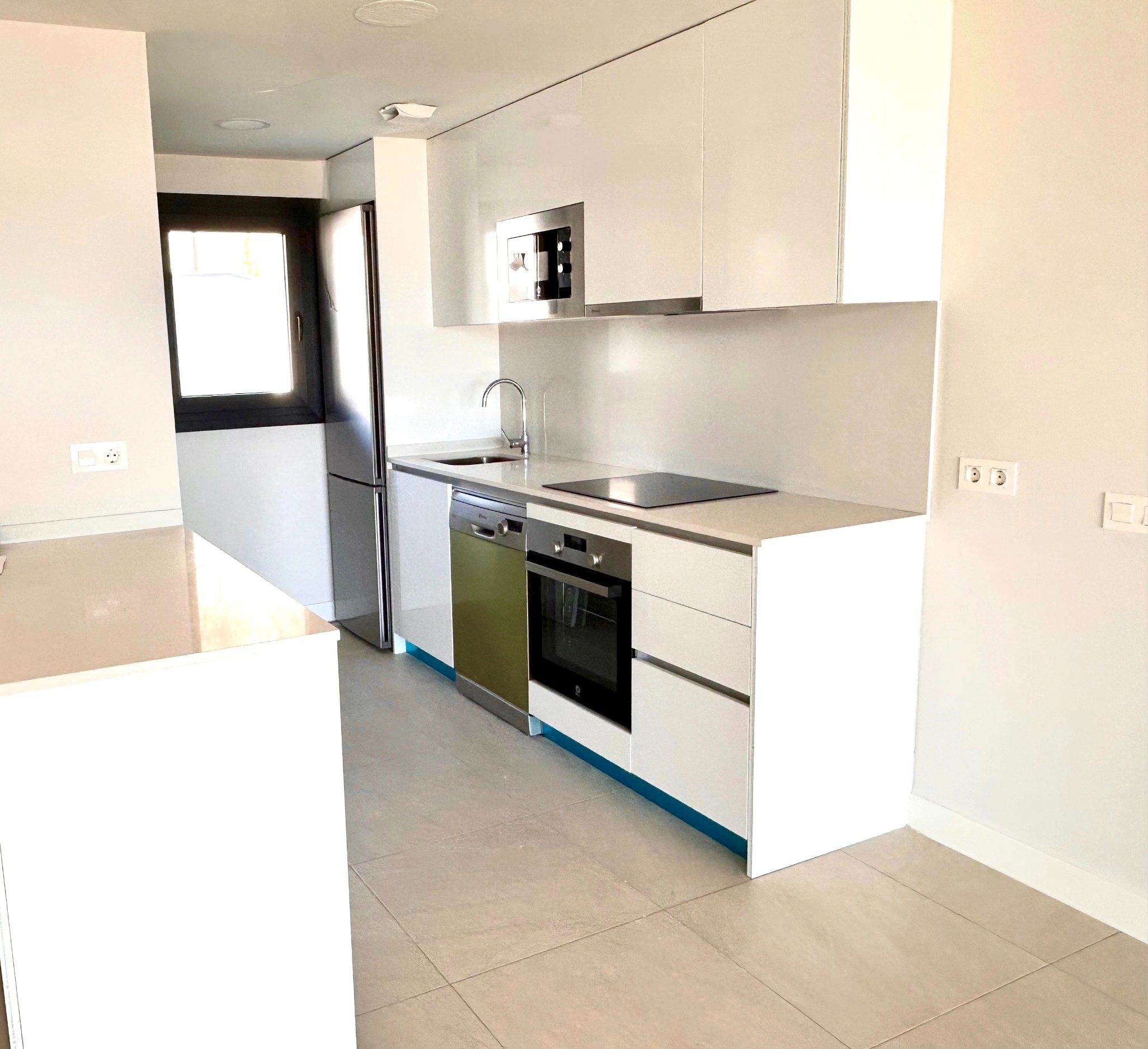 2 Bedroom Apartment in Benalmádena - Photo 10