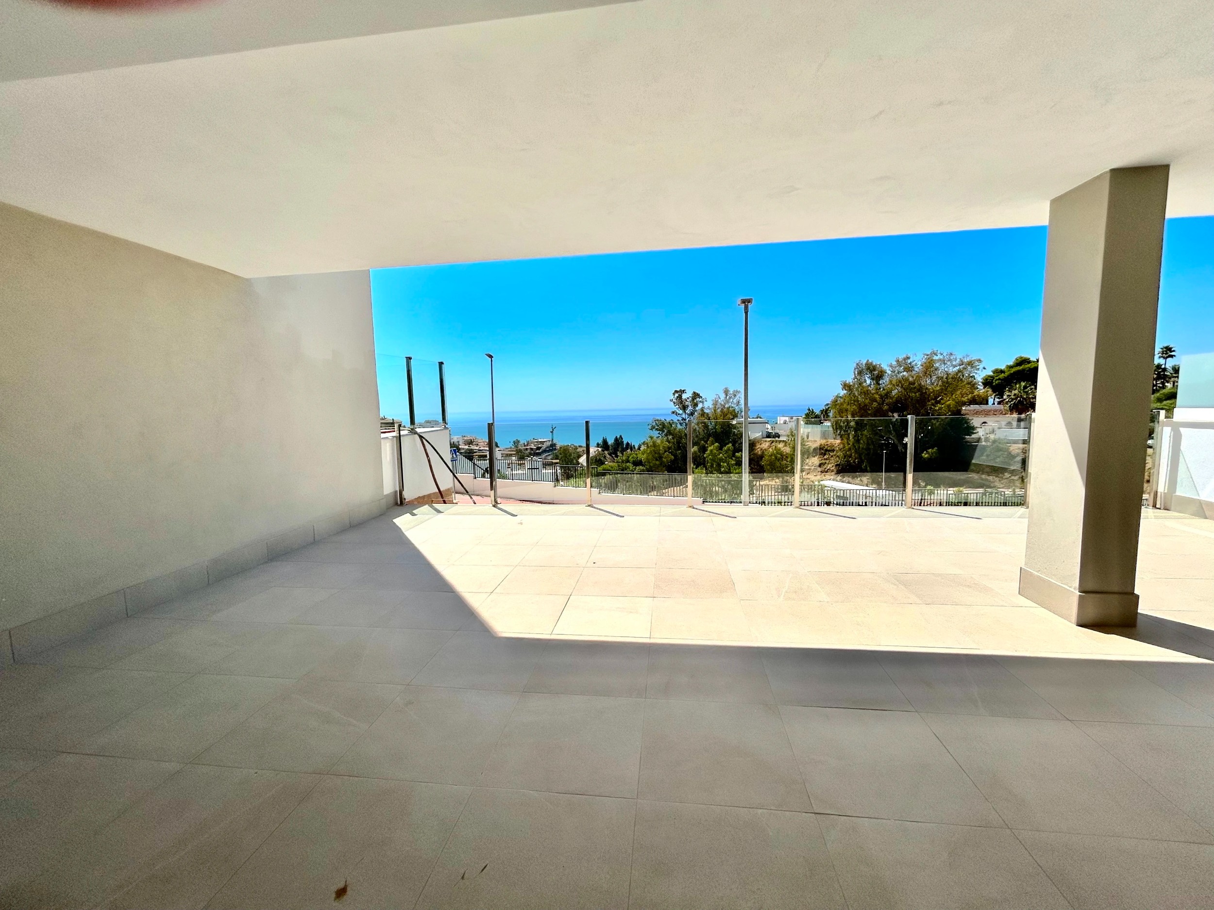 2 Bedroom Apartment in Benalmádena - Photo 8