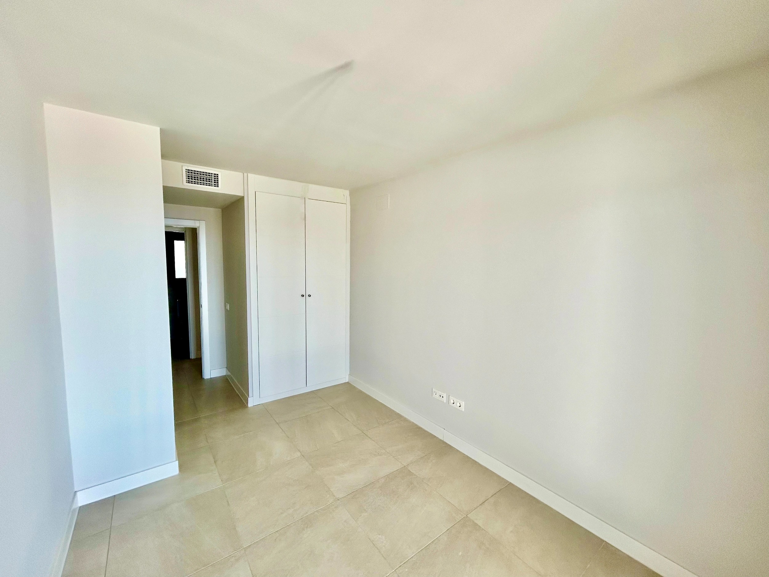 2 Bedroom Apartment in Benalmádena - Photo 14
