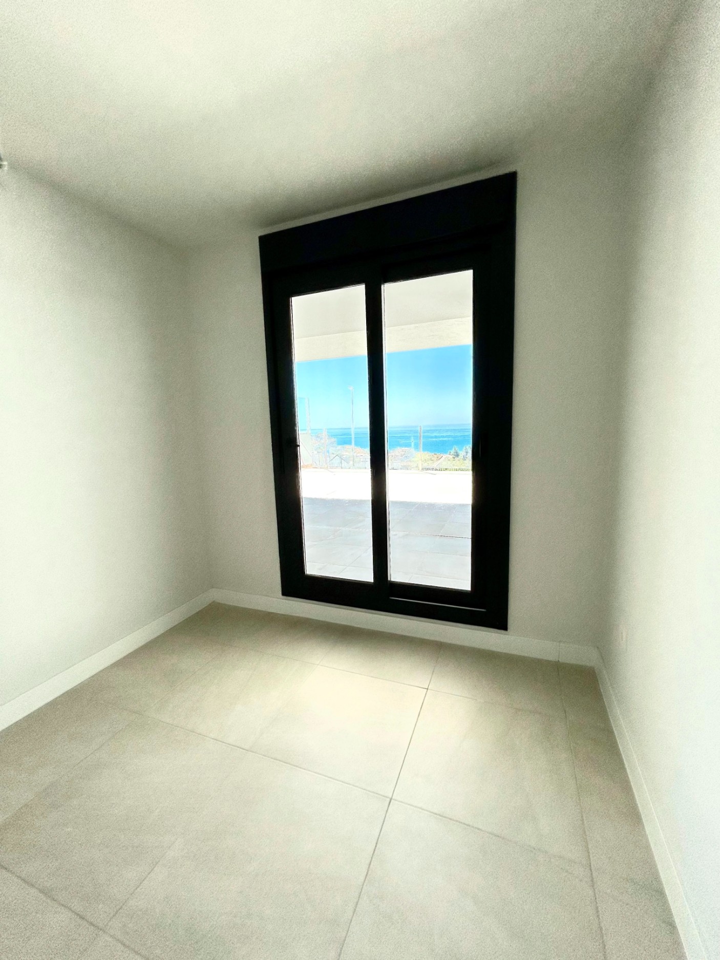 2 Bedroom Apartment in Benalmádena - Photo 13