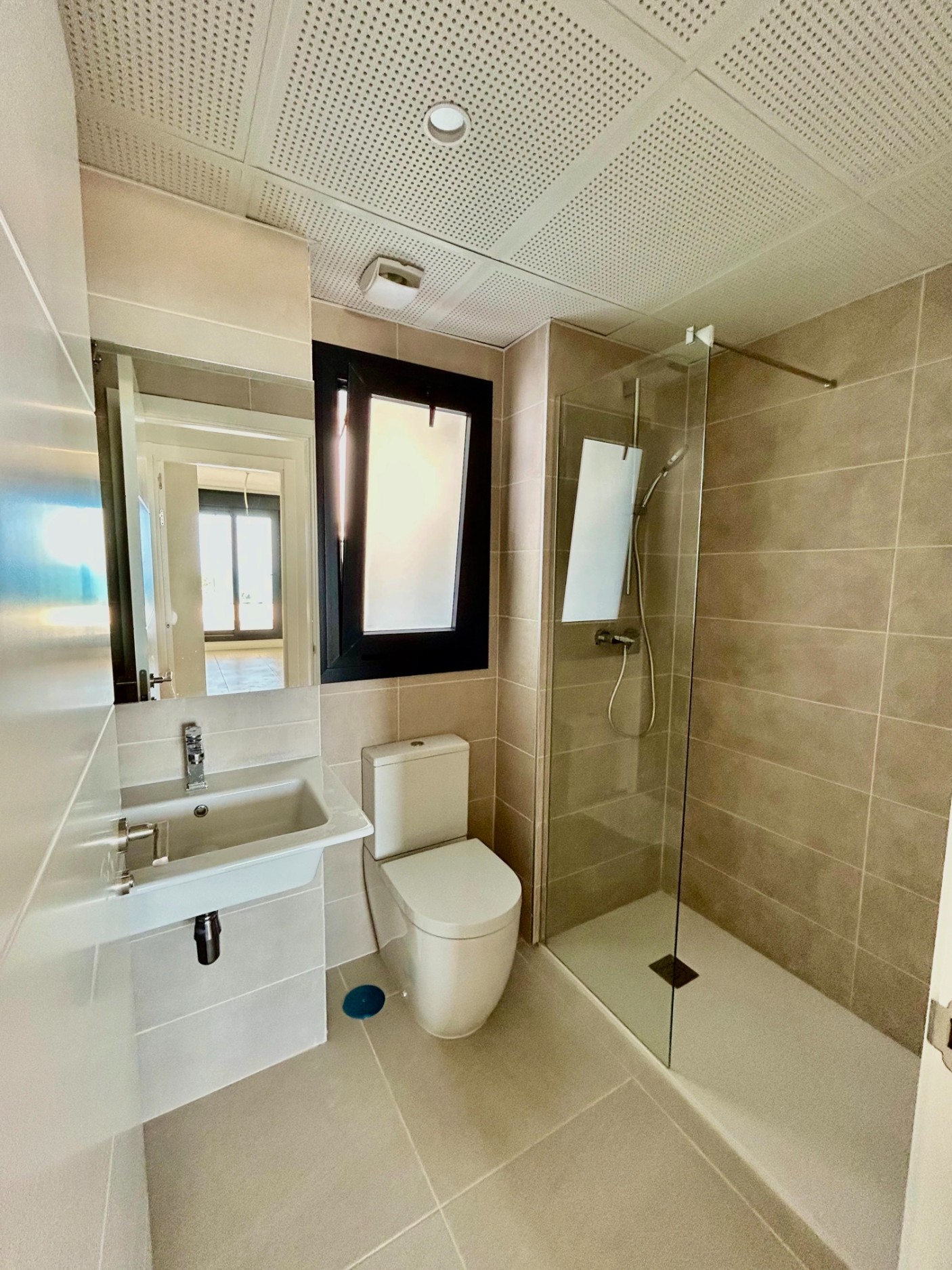 2 Bedroom Apartment in Benalmádena - Photo 12