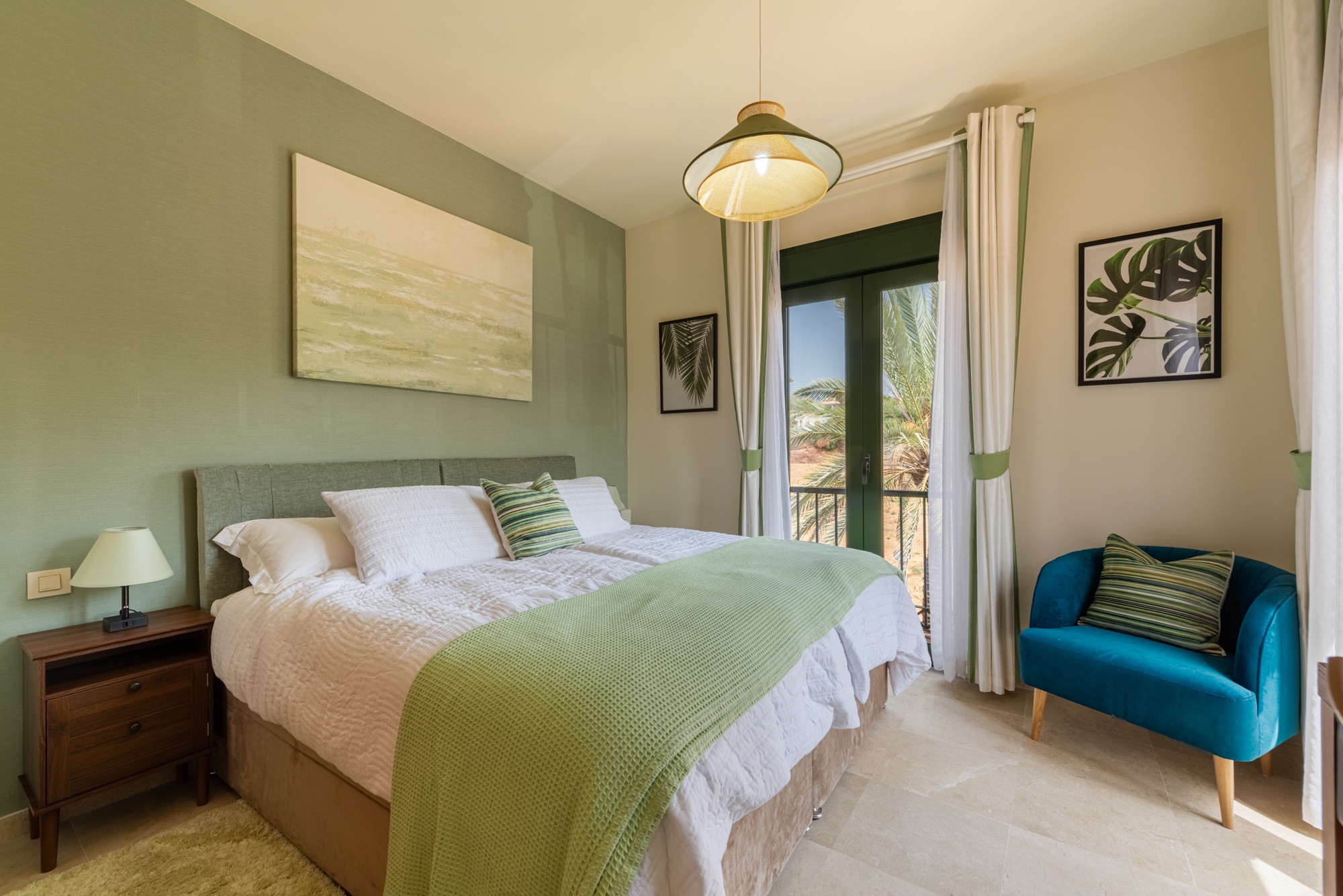 3 Bedroom Penthouse in Estepona - Photo 7
