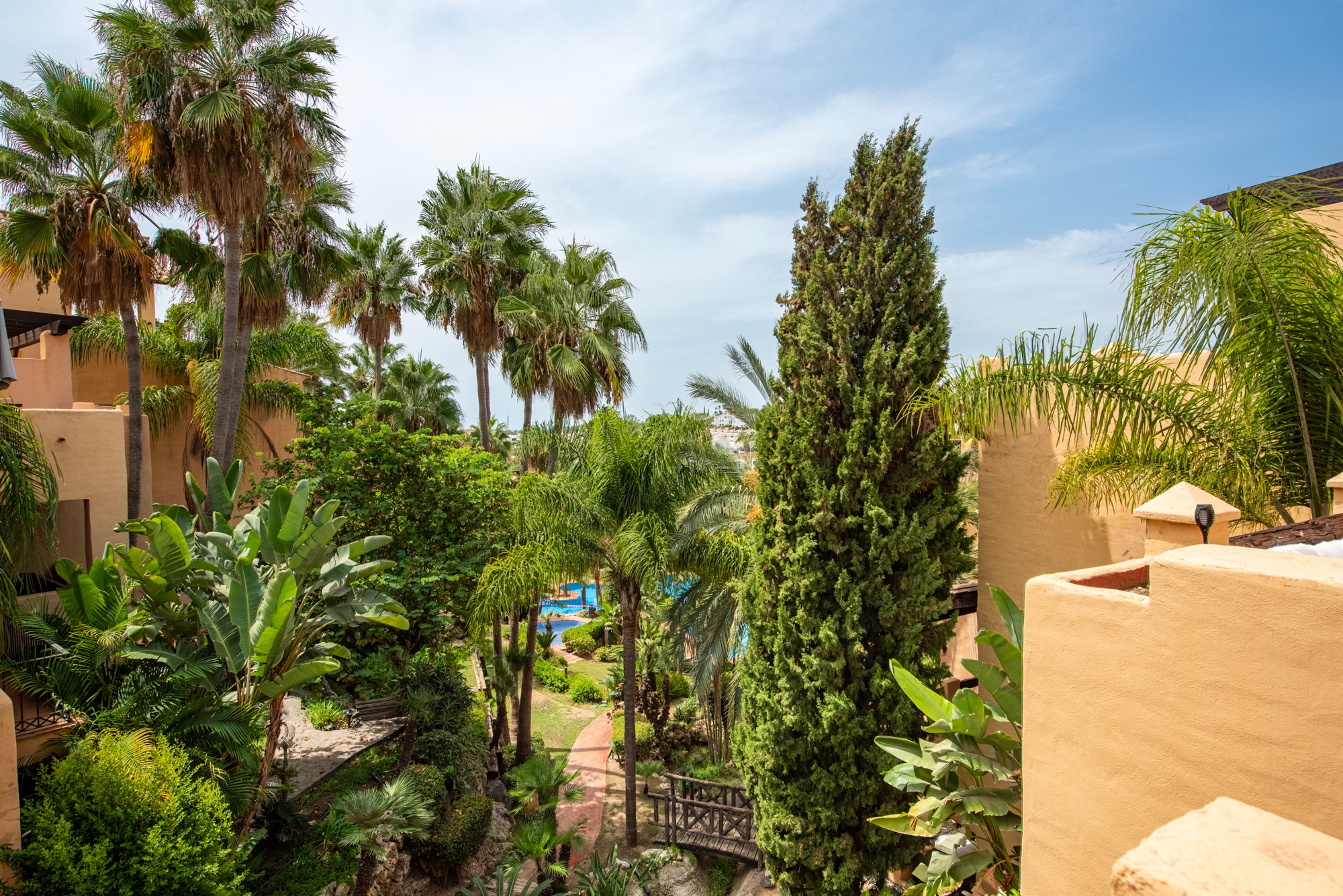 3 Bedroom Penthouse in Estepona - Photo 10