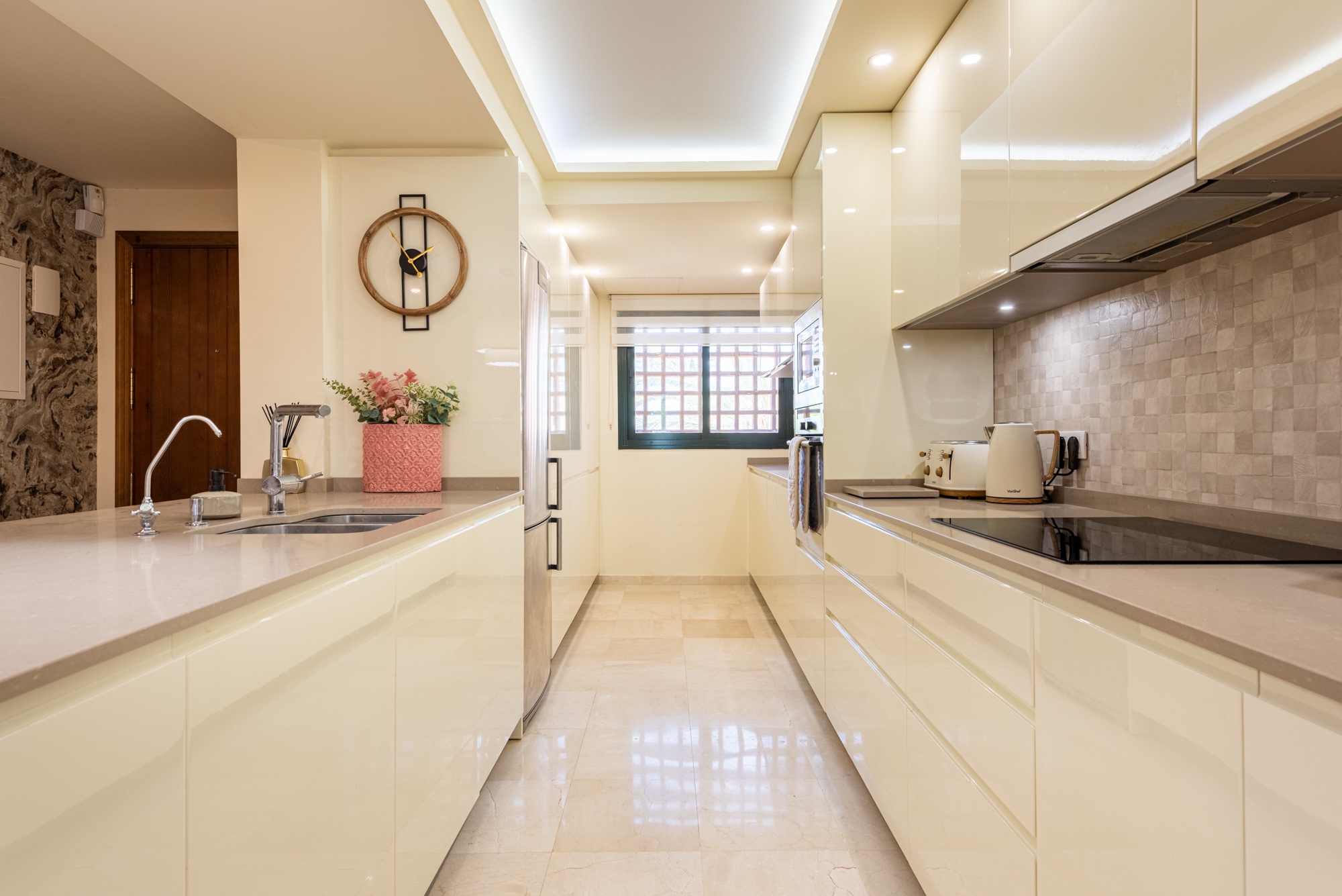 3 Bedroom Penthouse in Estepona - Photo 14