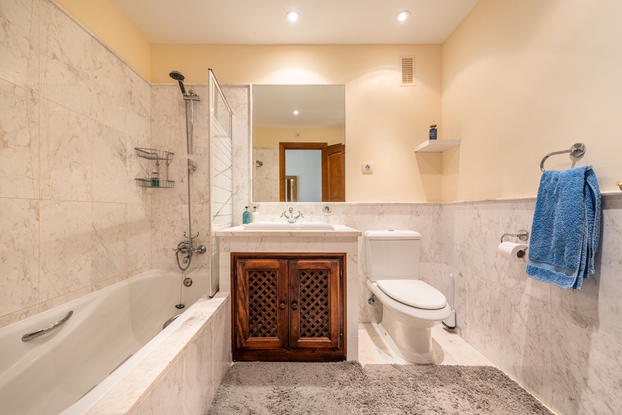 3 Bedroom Penthouse in Estepona - Photo 13