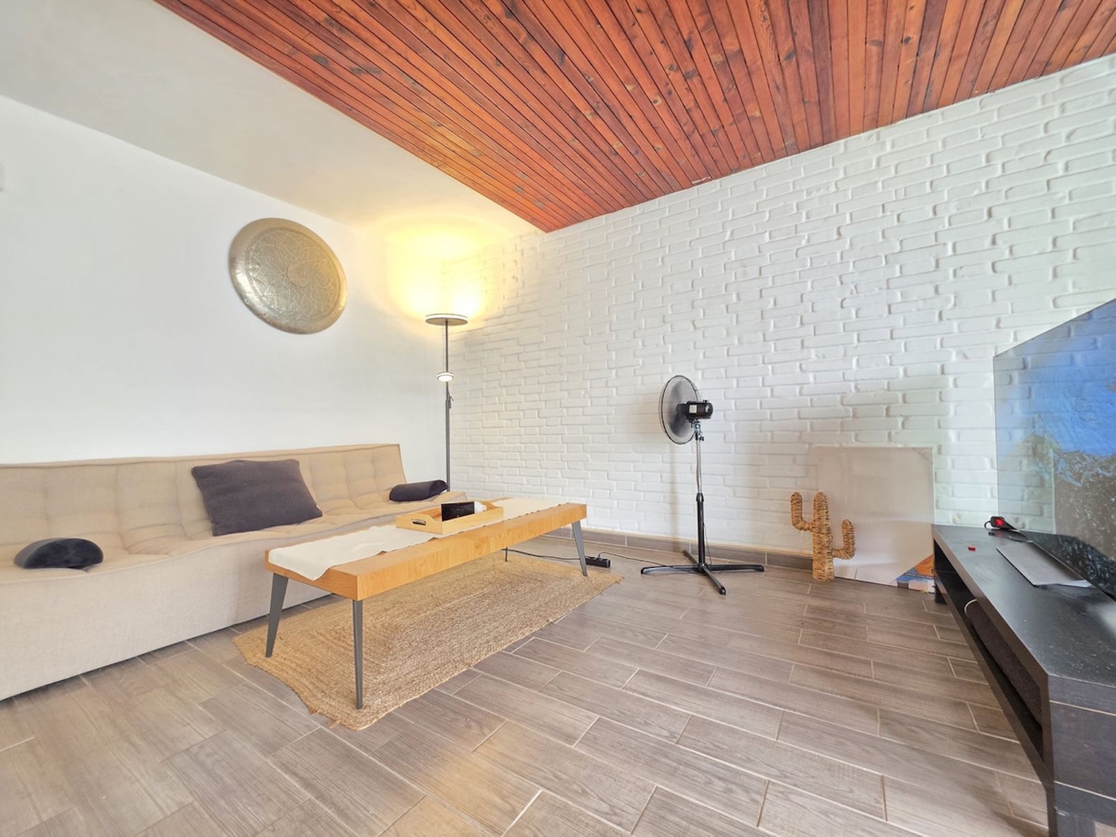 2 Bedroom Apartment in Marbella - Photo 2
