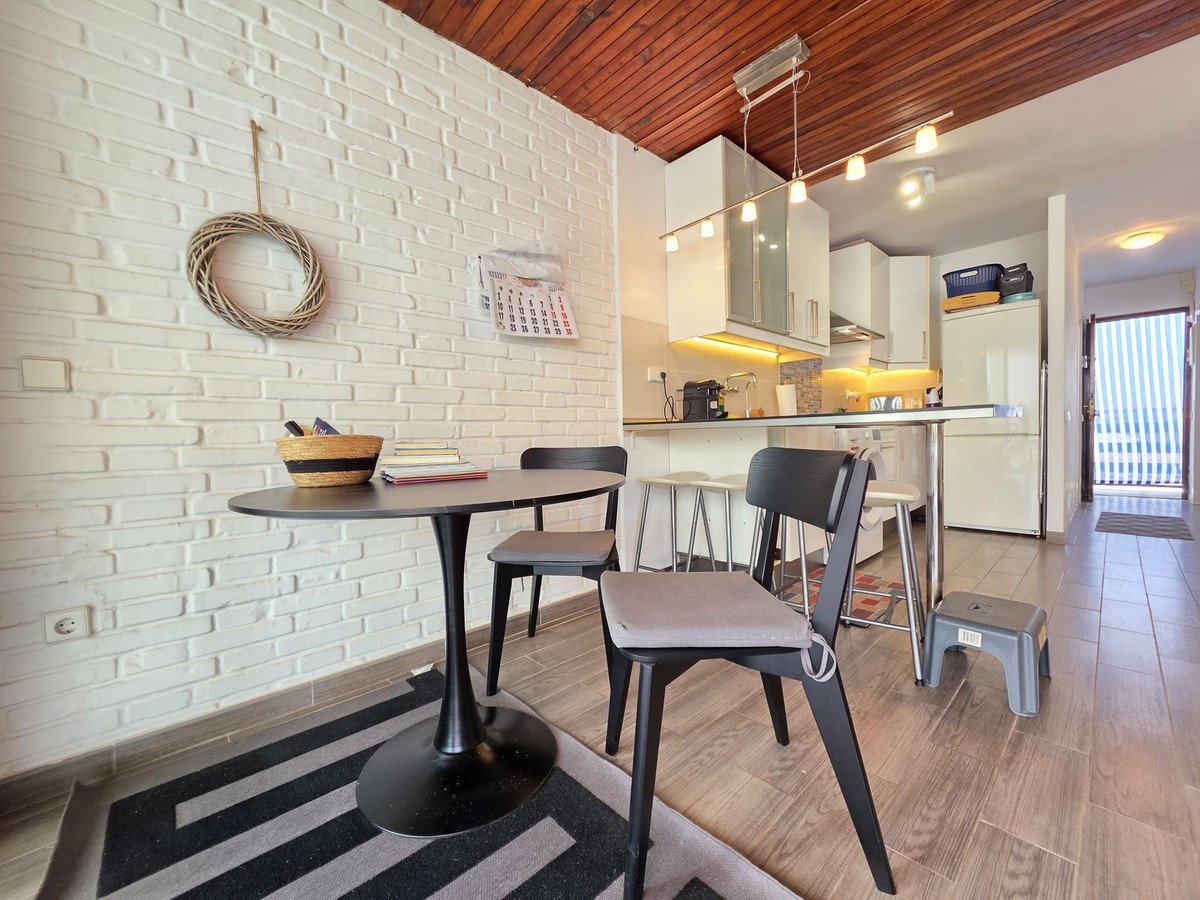 2 Bedroom Apartment in Marbella - Photo 7