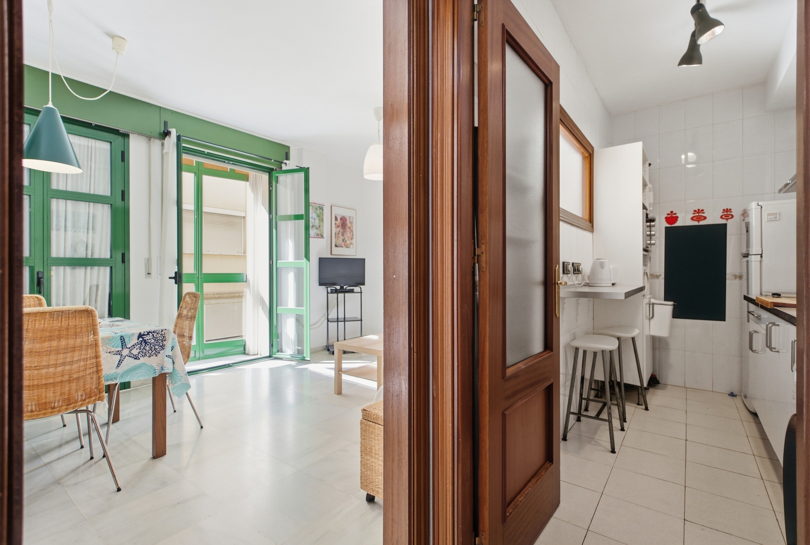 1 Bedroom Apartment in Málaga - Photo 3