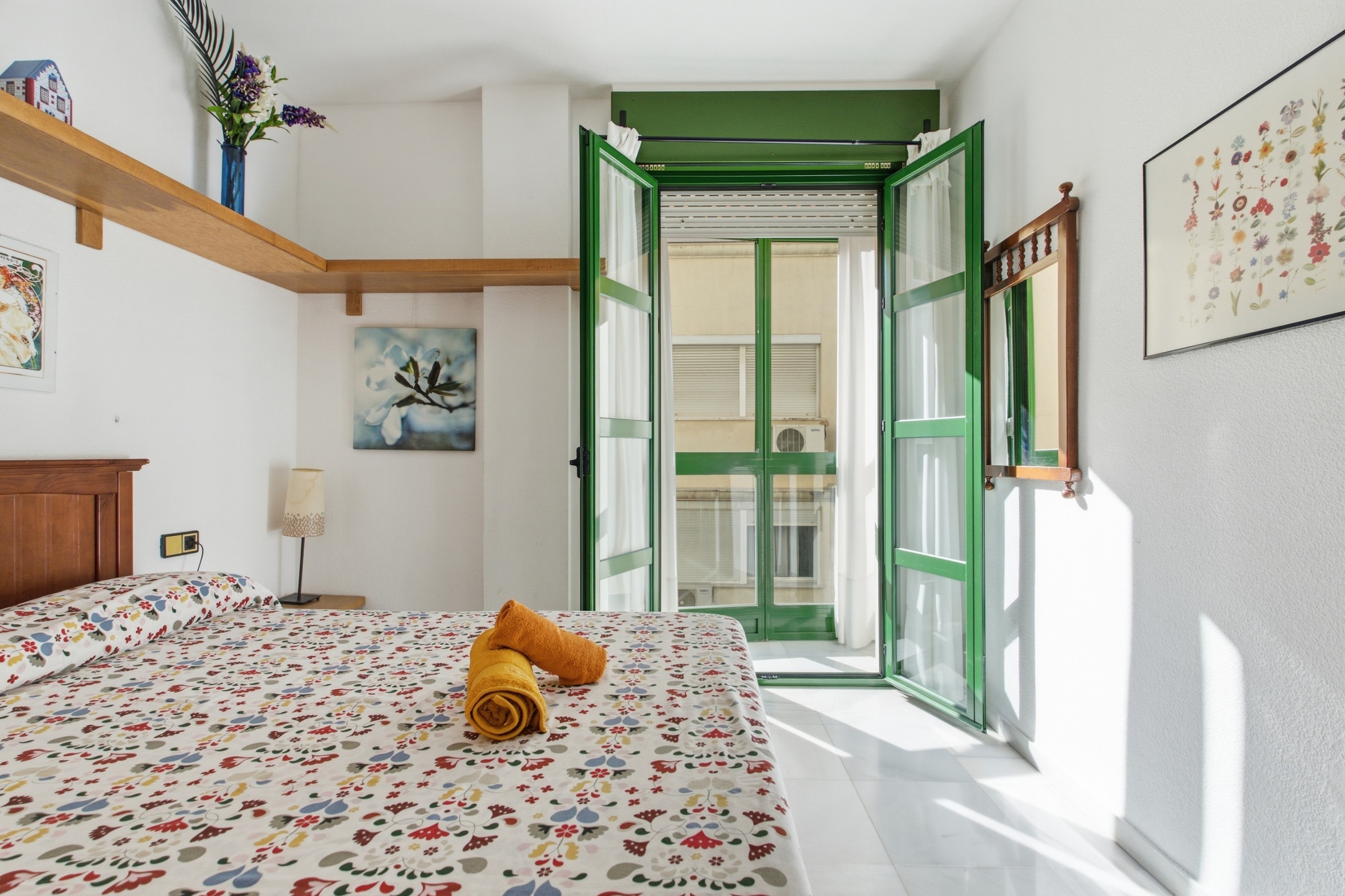 1 Bedroom Apartment in Málaga - Photo 5